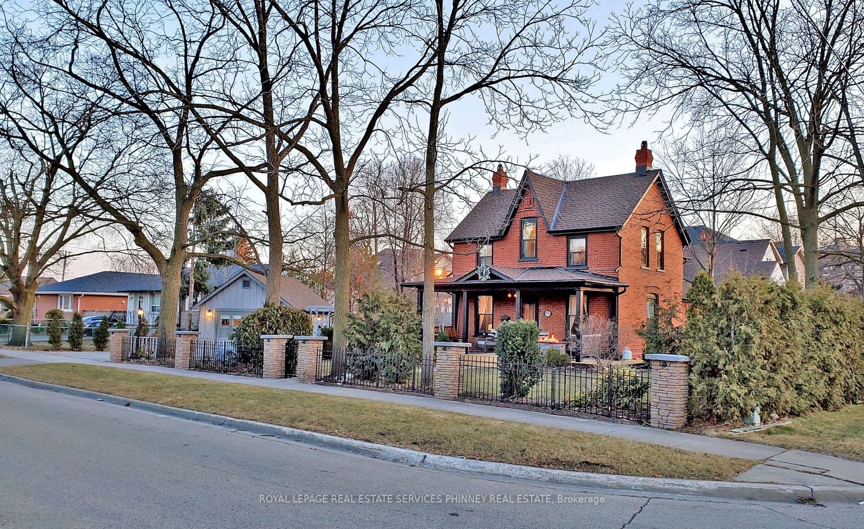 2580 Edenhurst Dr