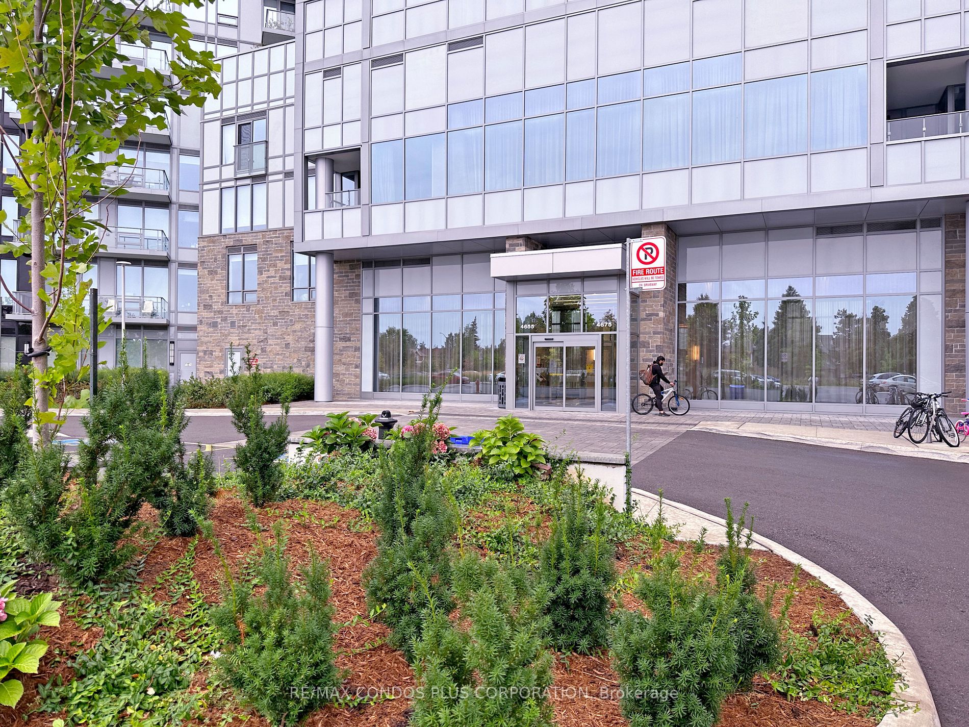 4675 Metcalfe Ave, #303