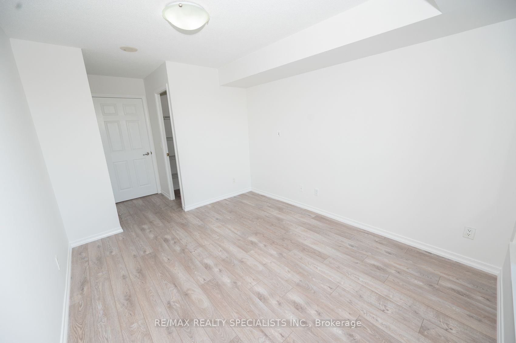 4889 Kimbermount Ave, #507