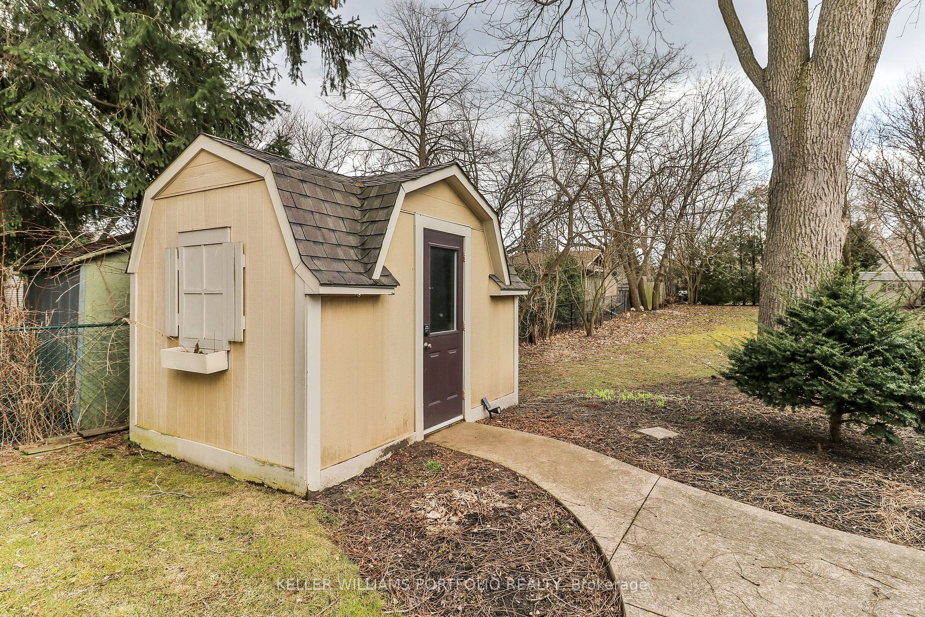940 Shadeland Ave