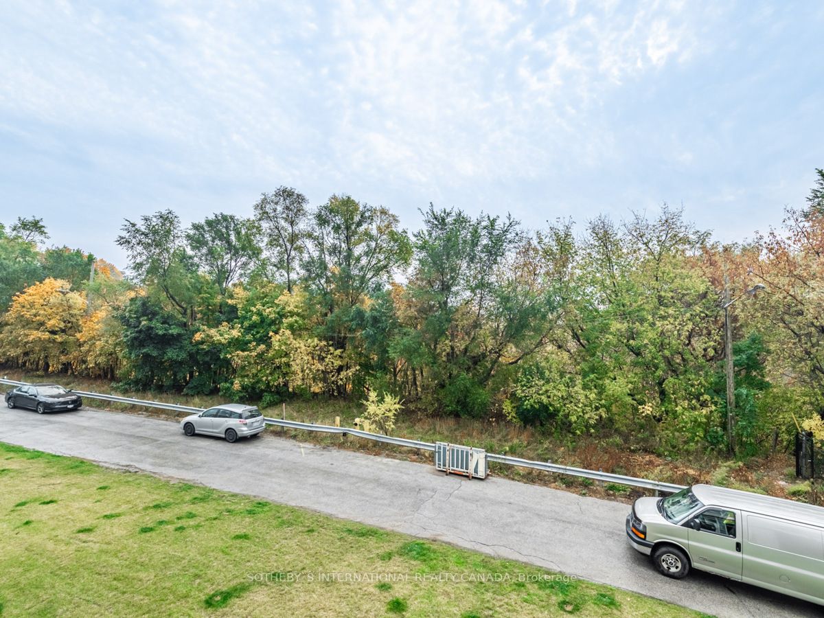 10 Wilby Crescent, #106