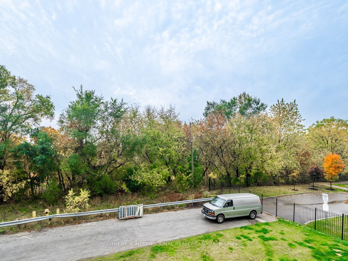 10 Wilby Crescent, #106