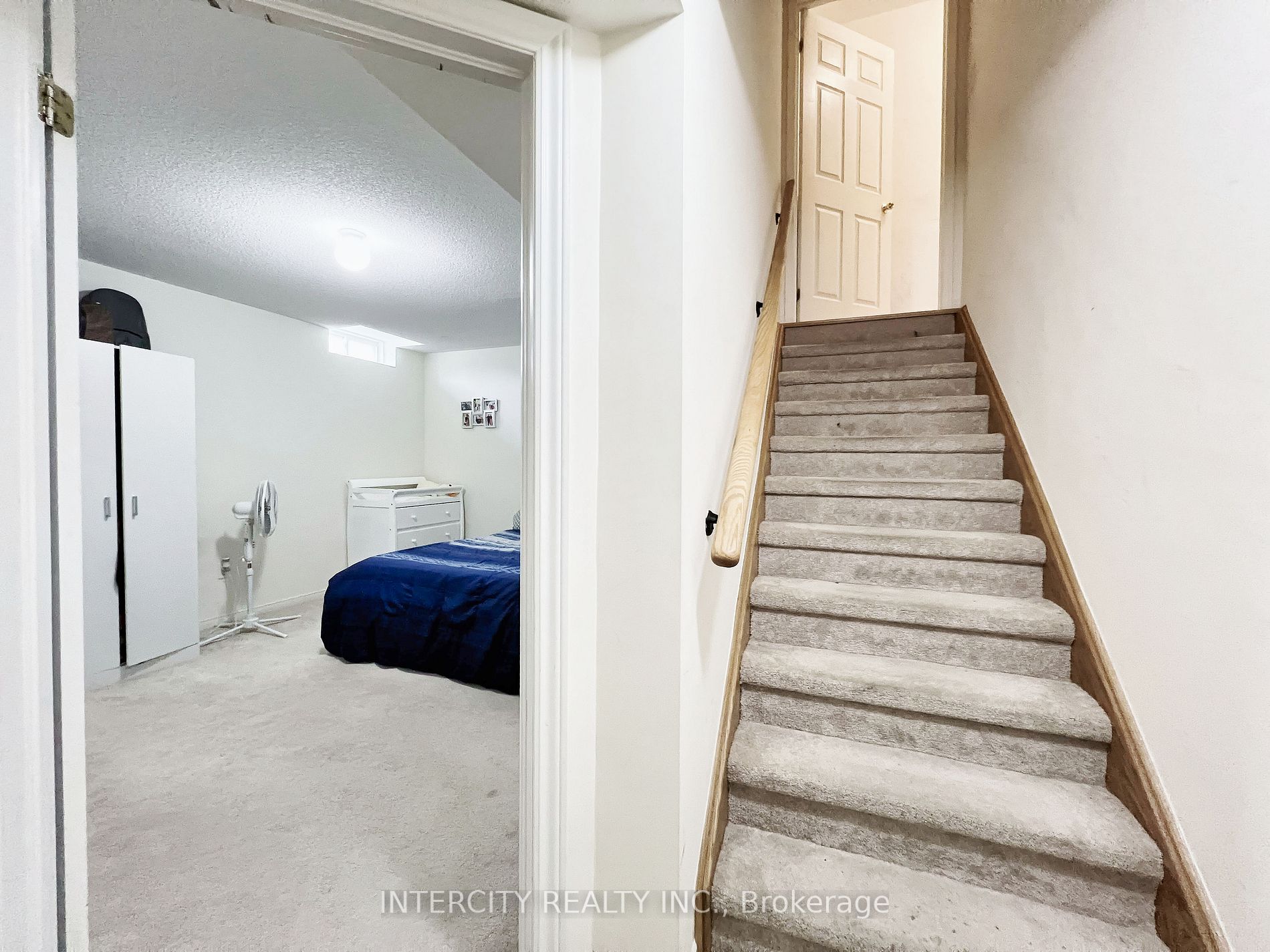94 Commodore Dr