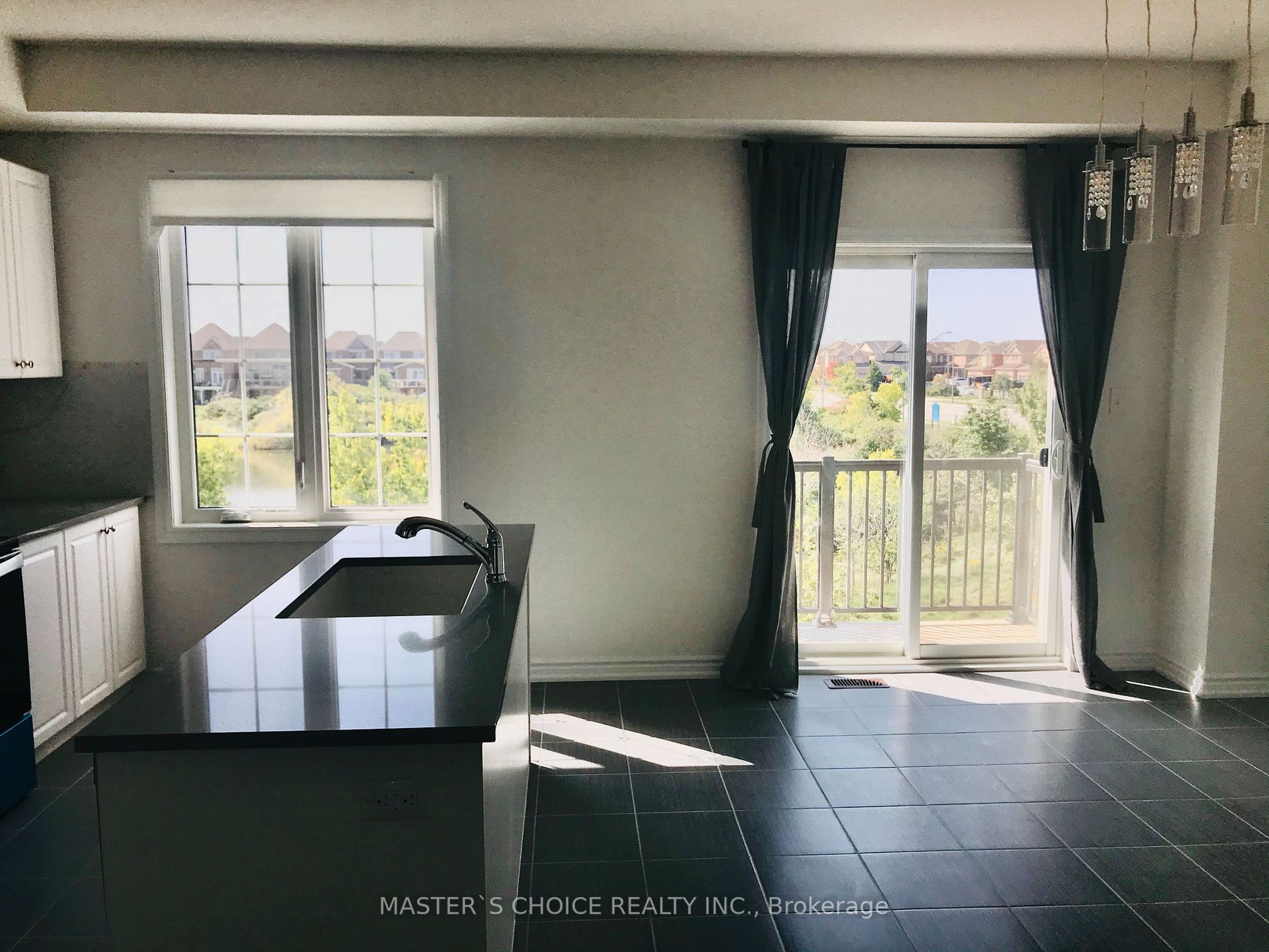 14 Pomarine Way