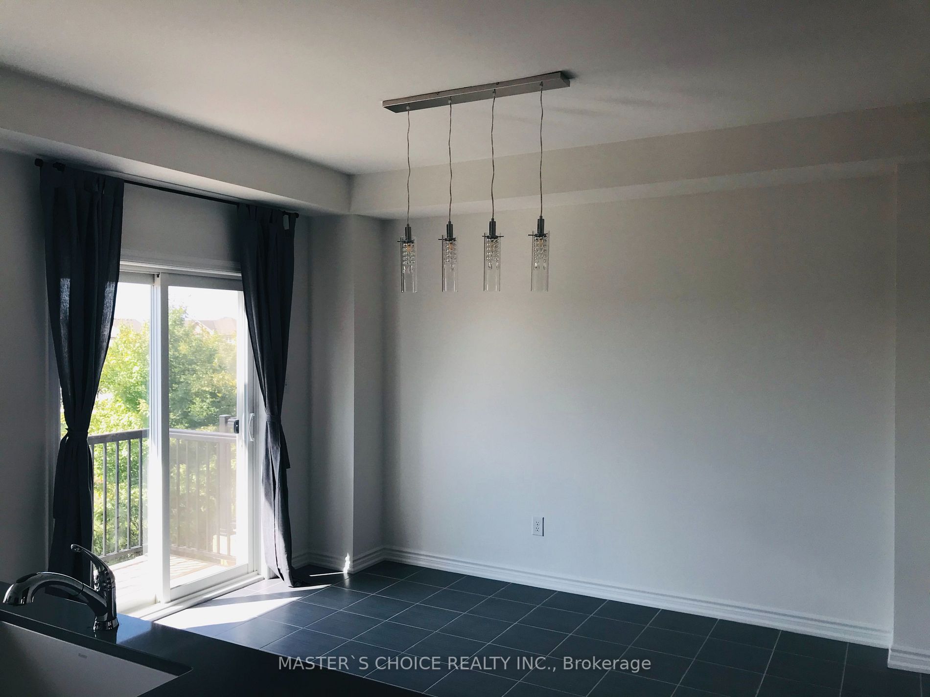 14 Pomarine Way