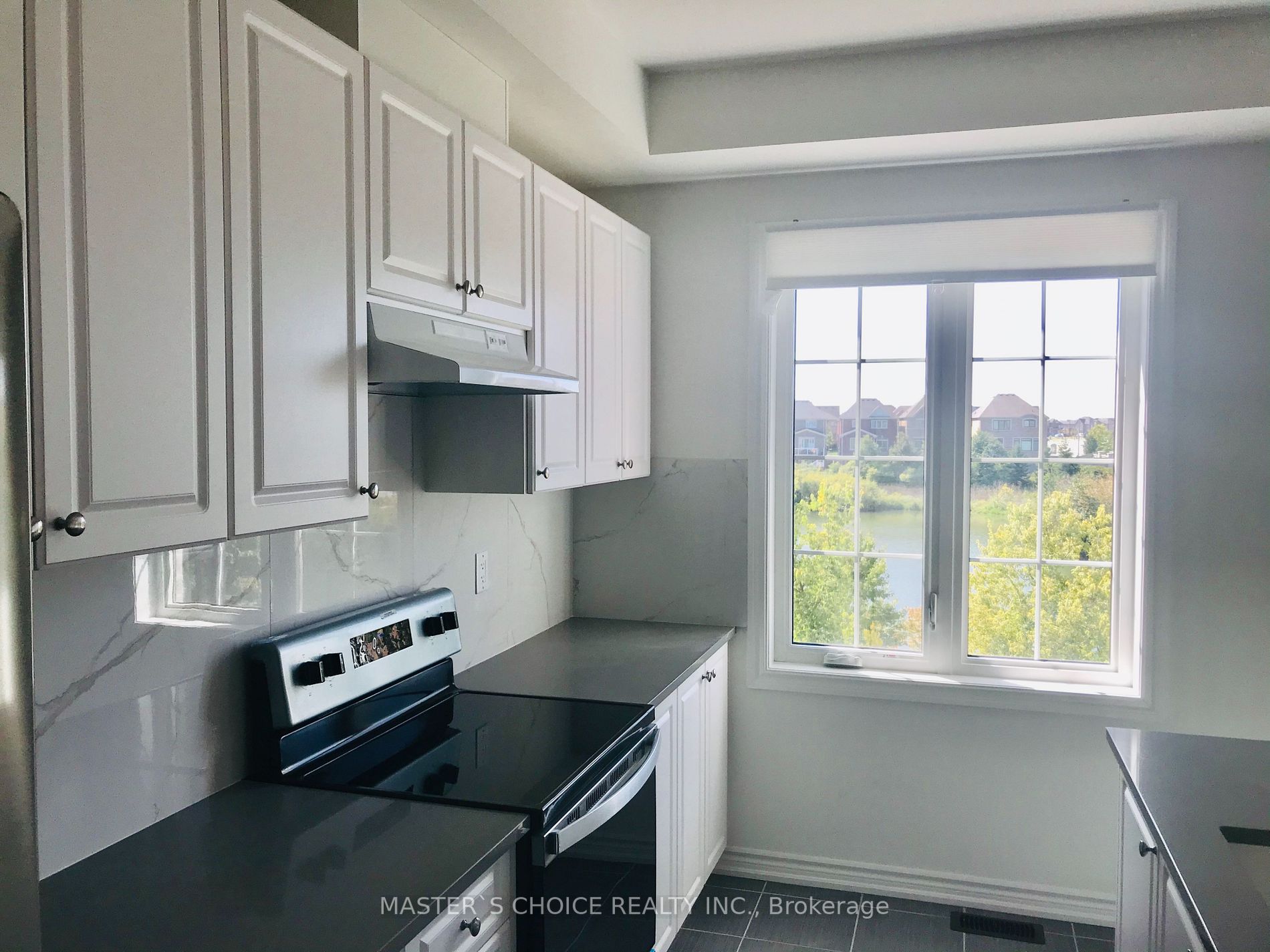14 Pomarine Way