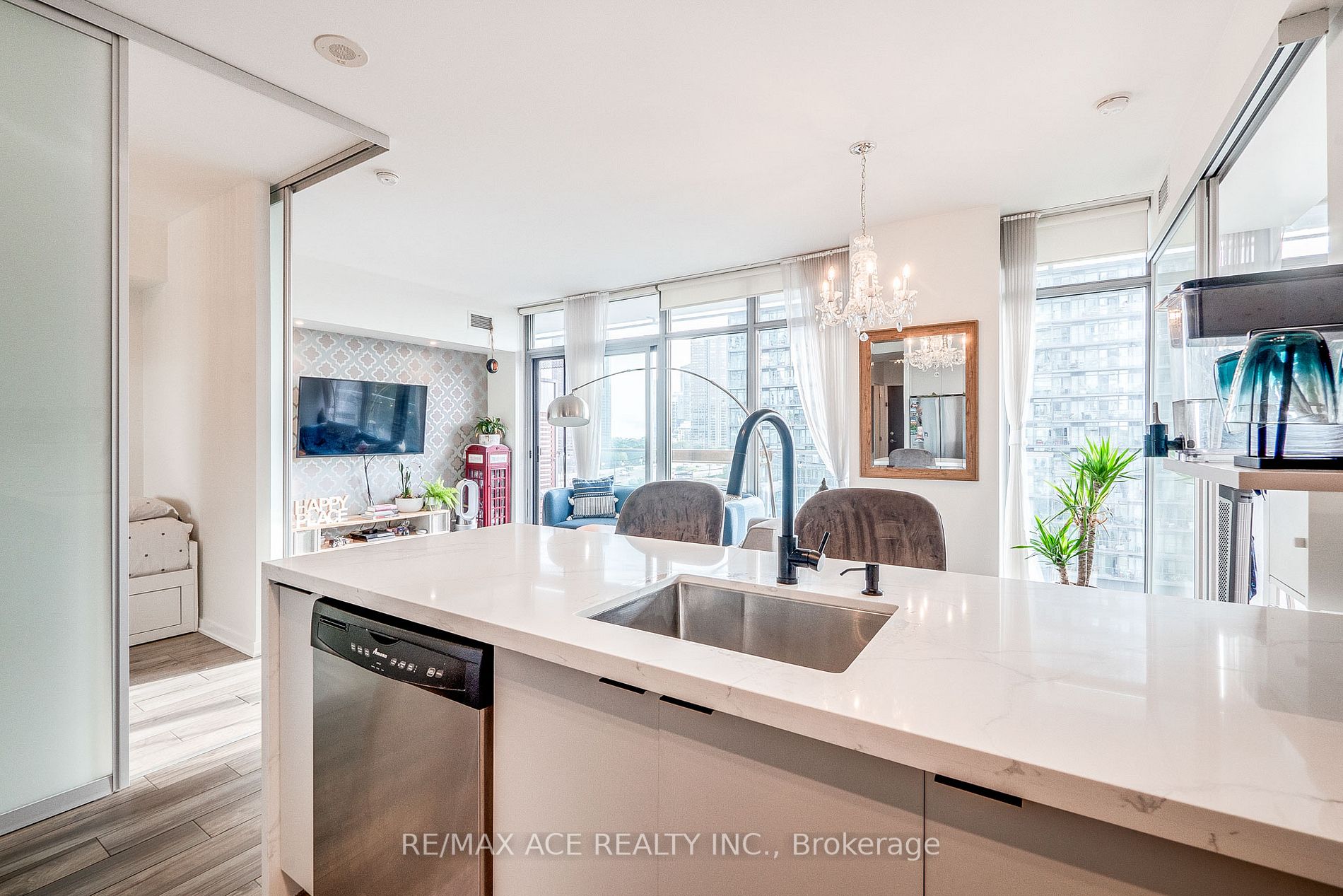 103 The Queensway, ##812