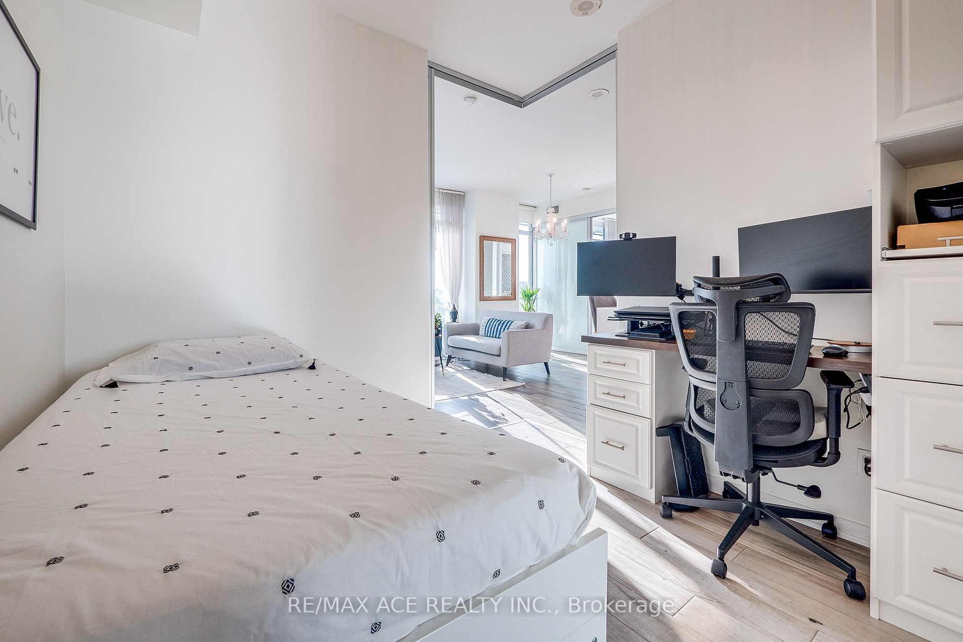 103 The Queensway, ##812