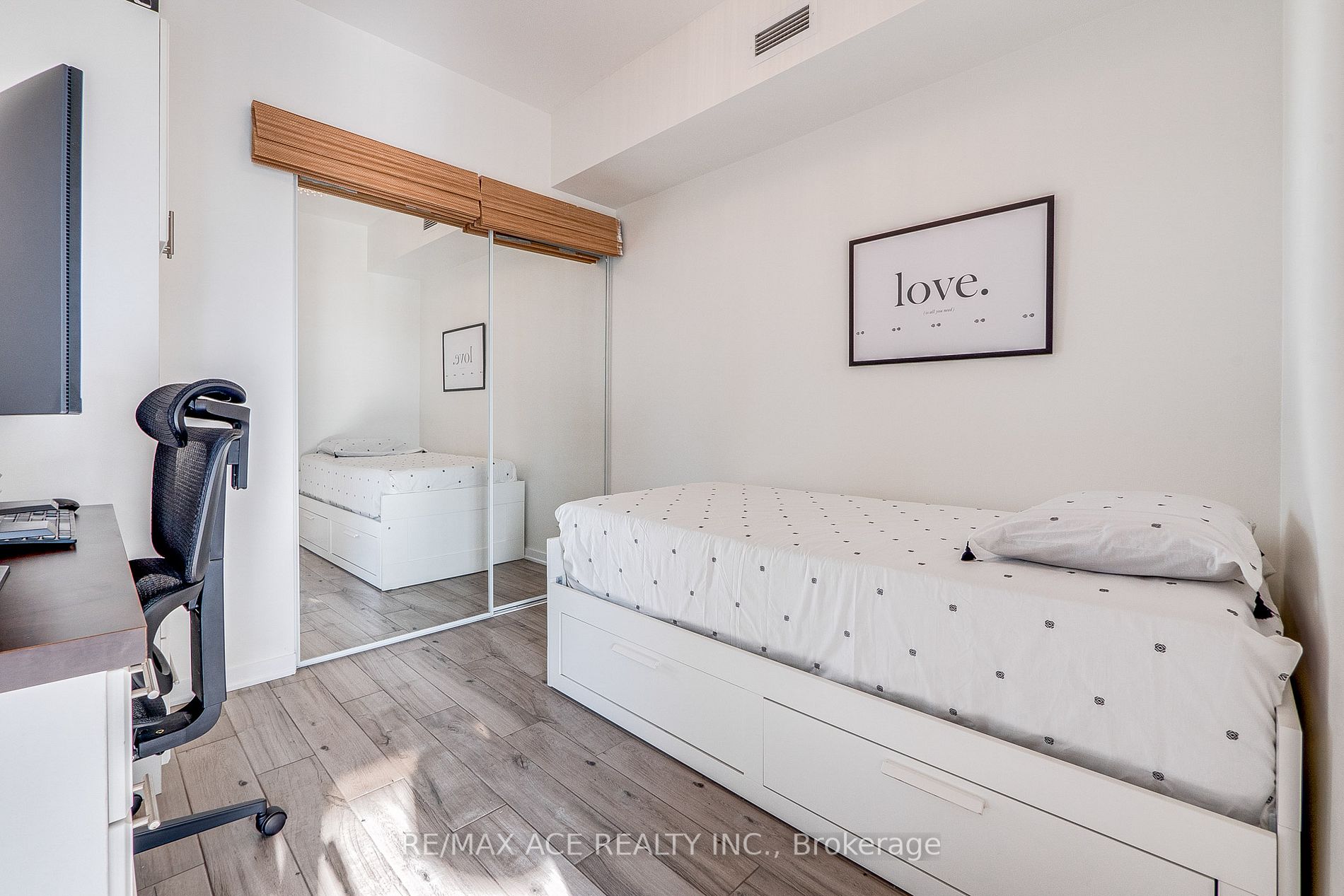 103 The Queensway, ##812
