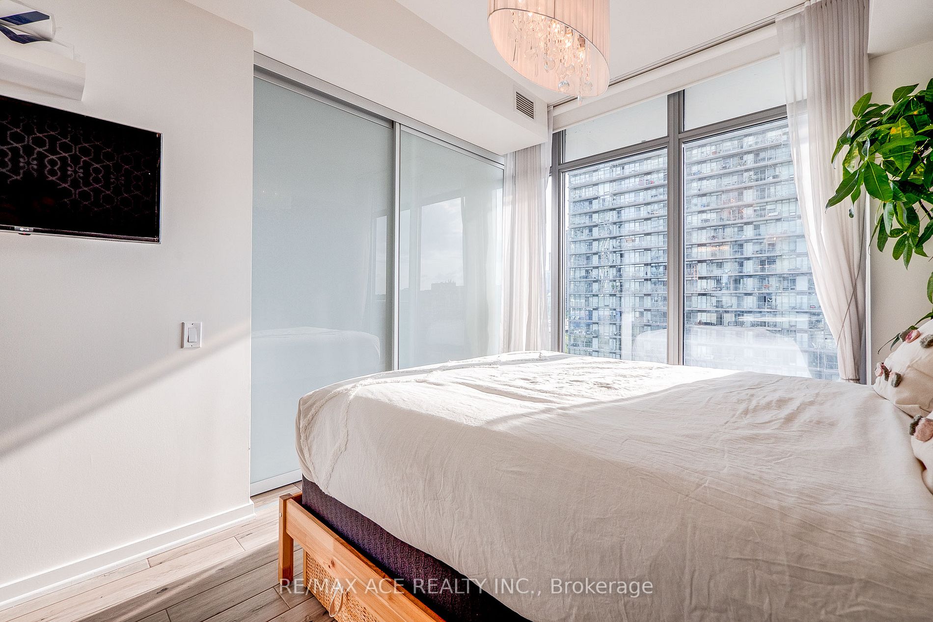 103 The Queensway, ##812
