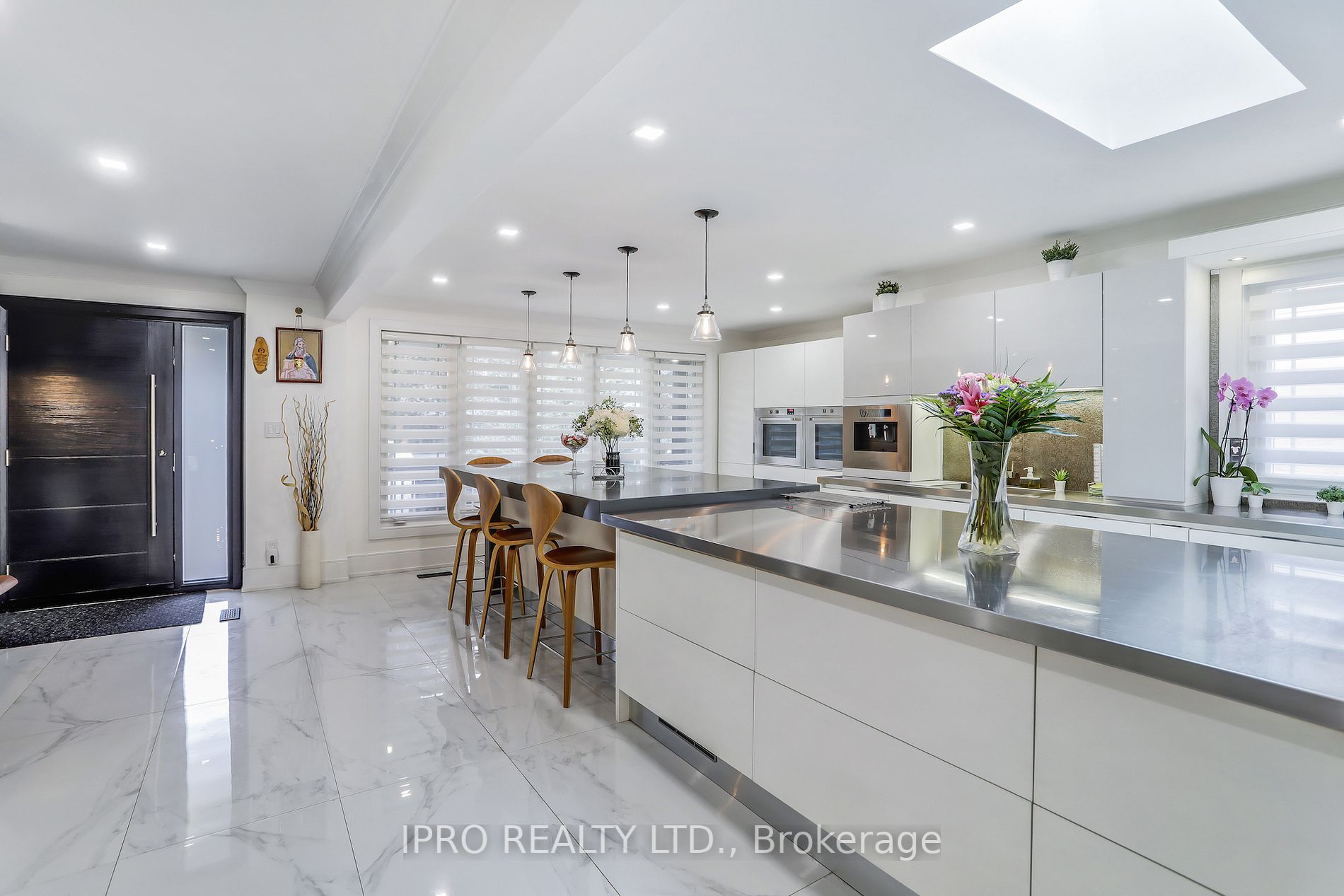 3484 Riverspray Cres