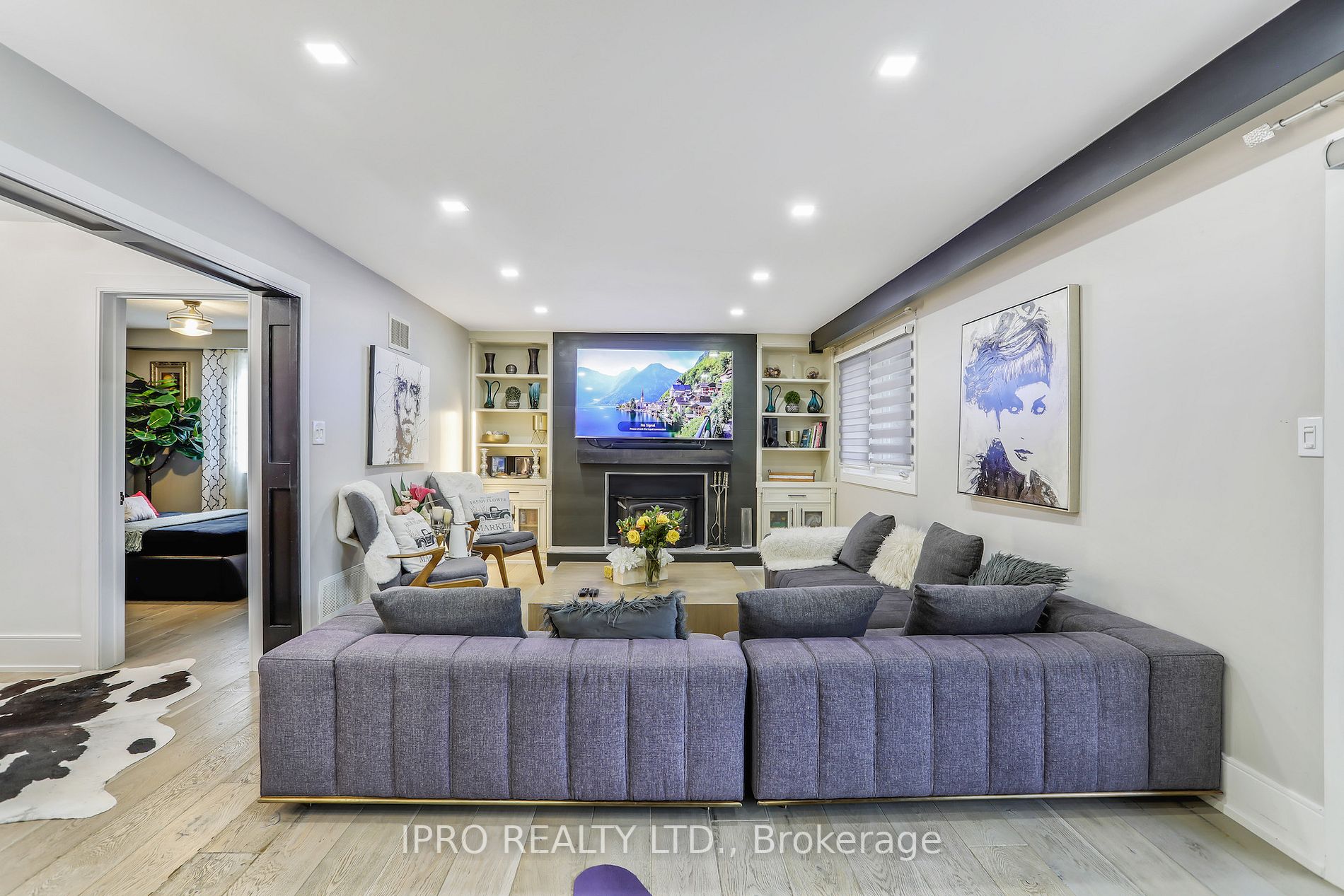 3484 Riverspray Cres