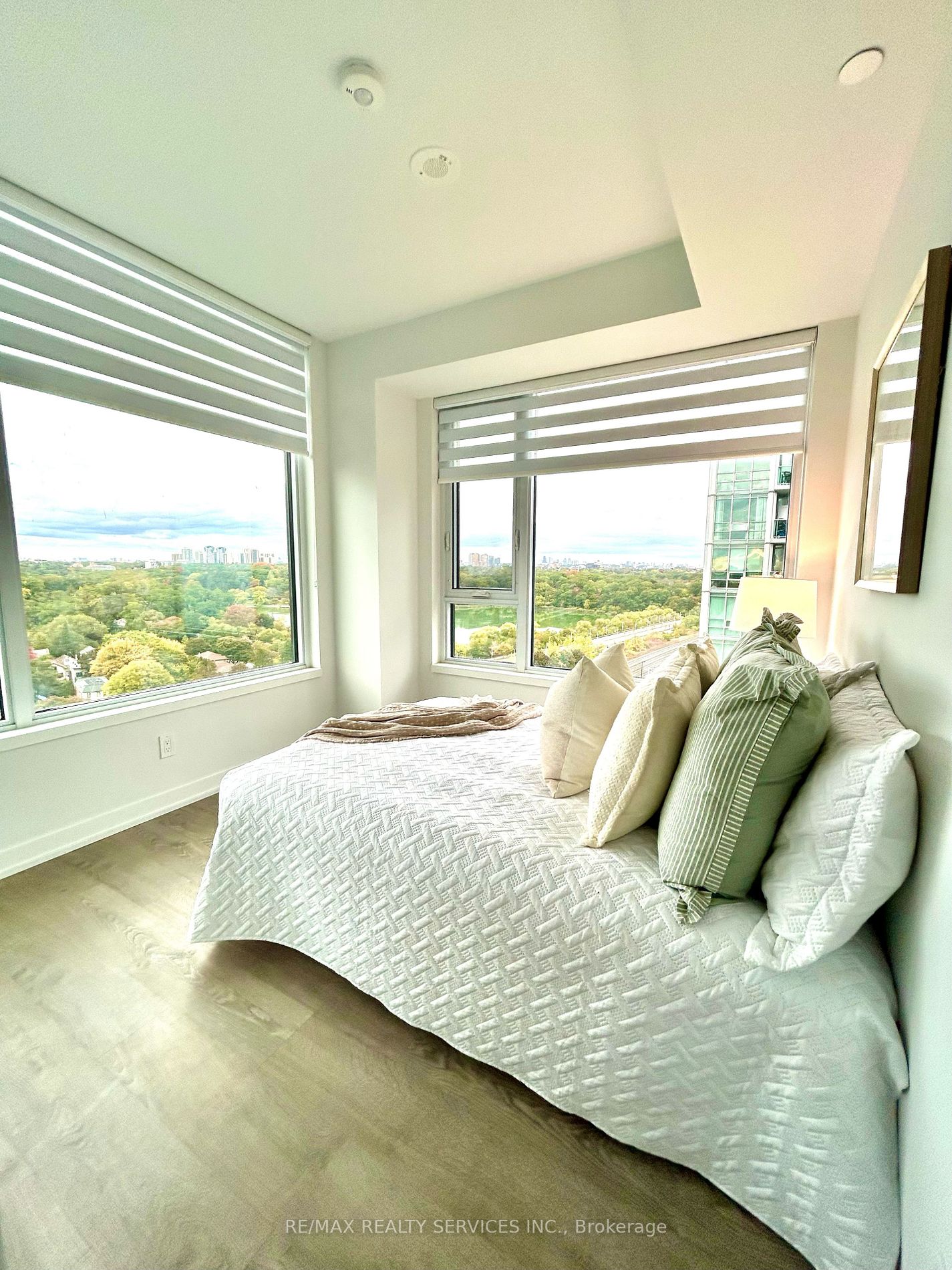 1926 Lake Shore Blvd W, ##1902