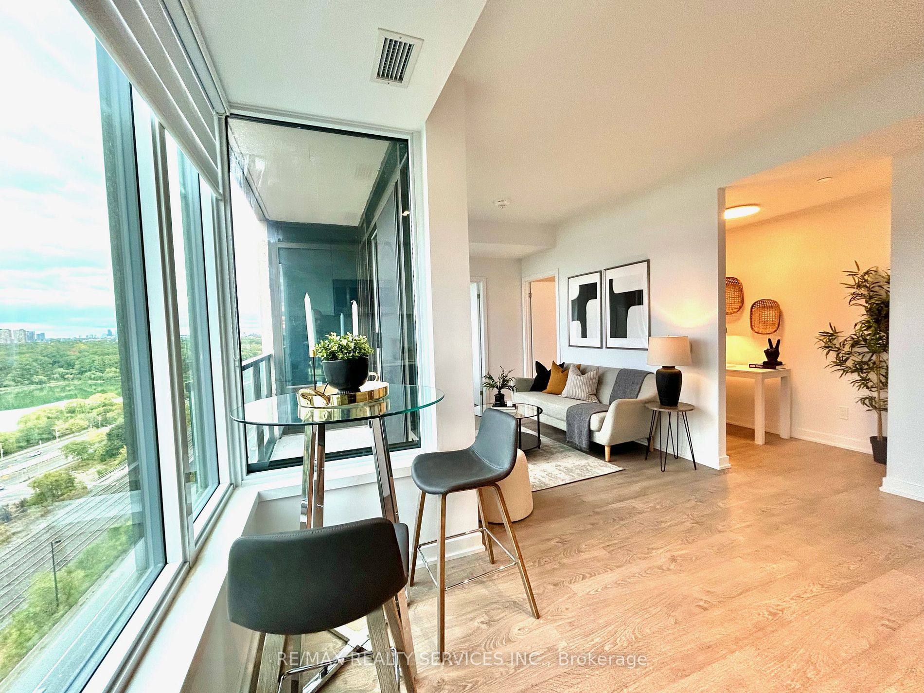 1926 Lake Shore Blvd W, ##1902