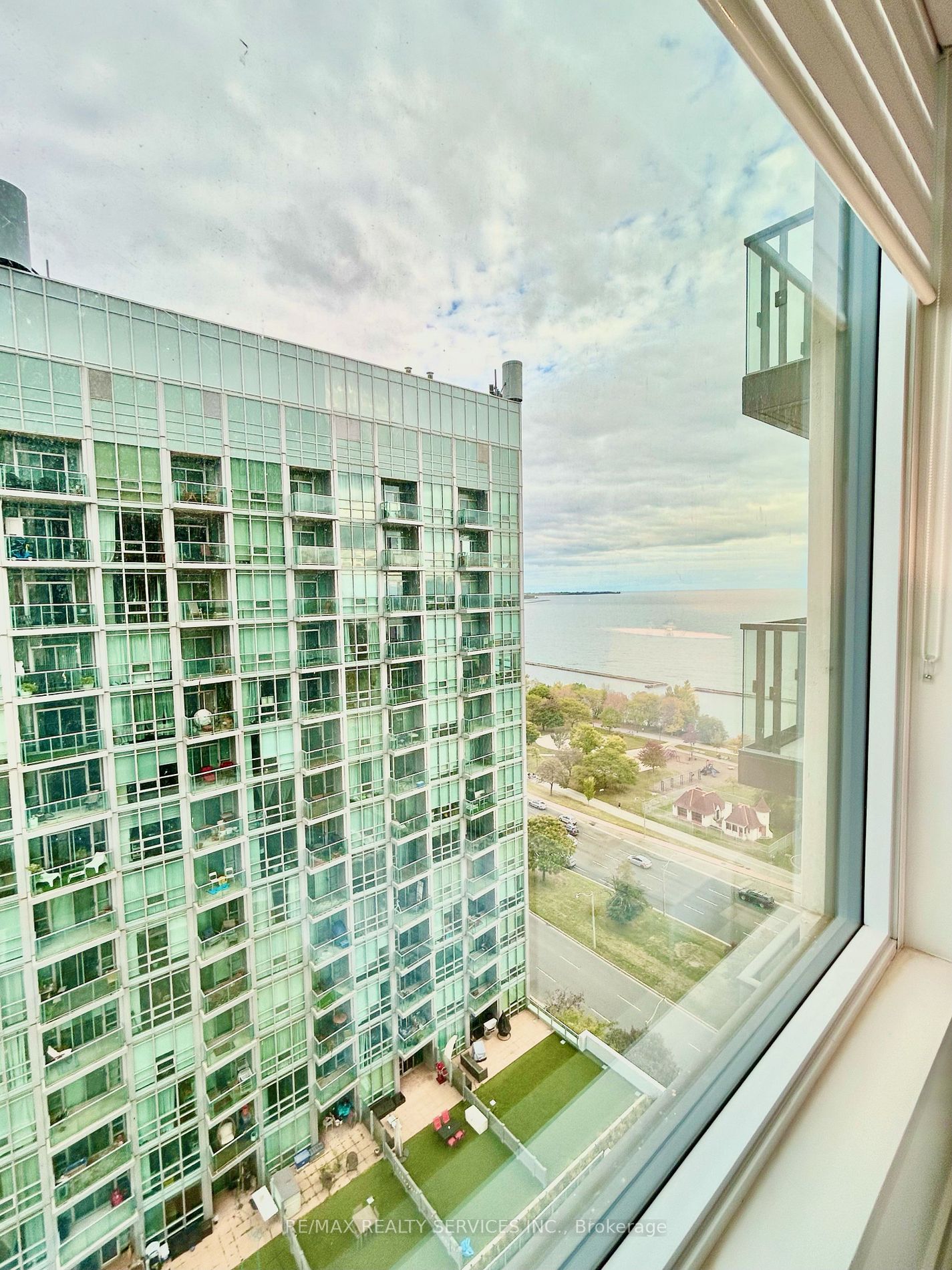 1926 Lake Shore Blvd W, ##1902