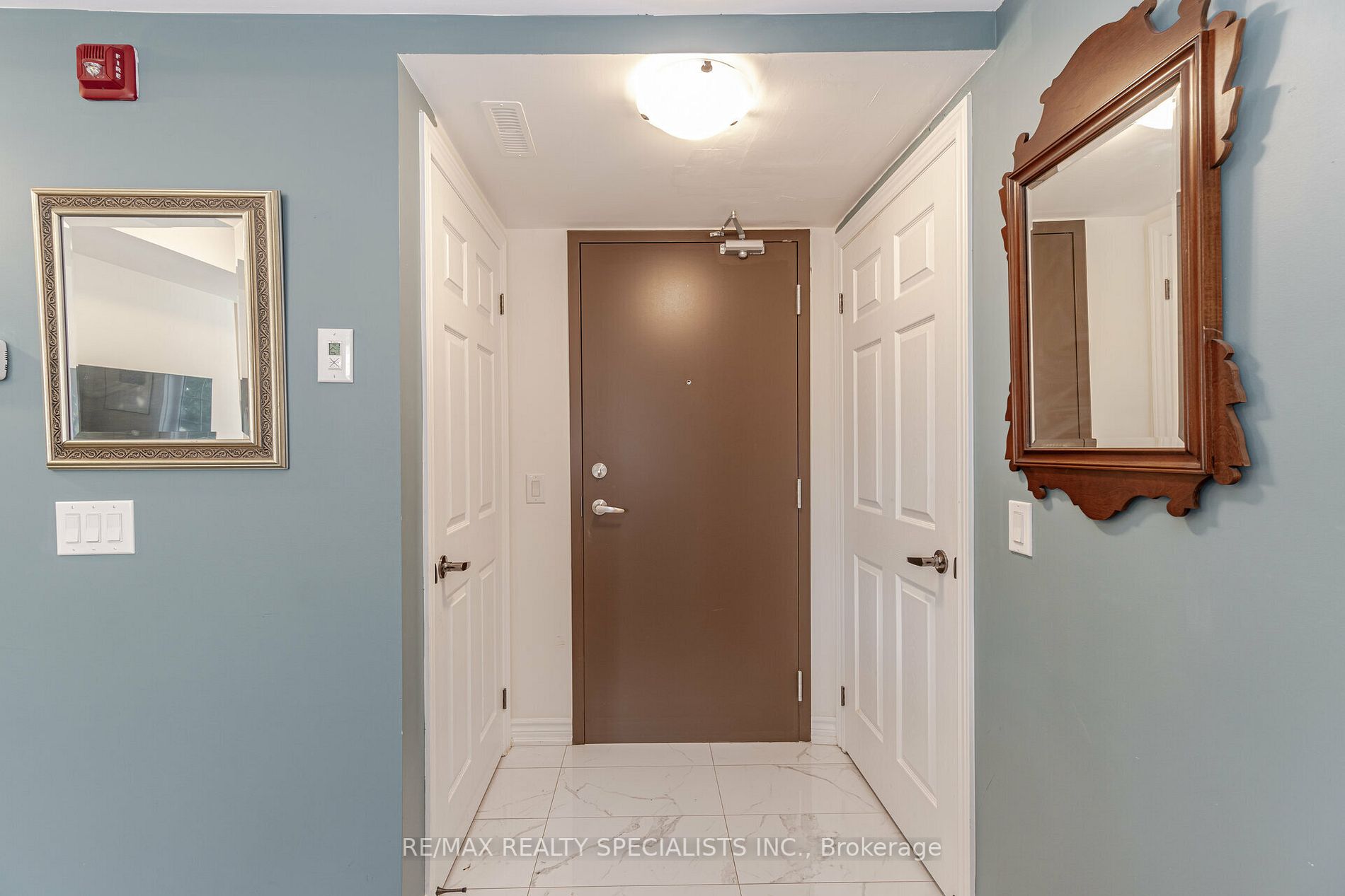 215 Broadway St, #208