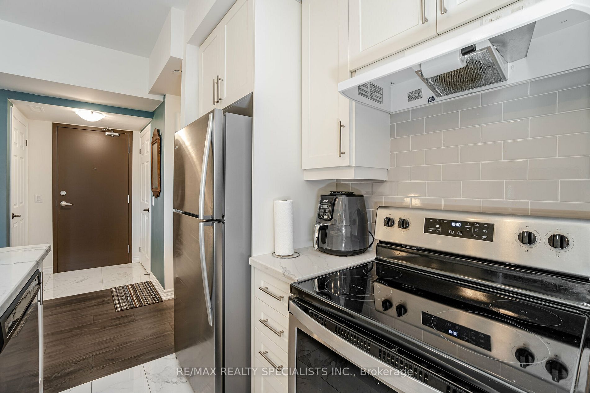 215 Broadway St, #208