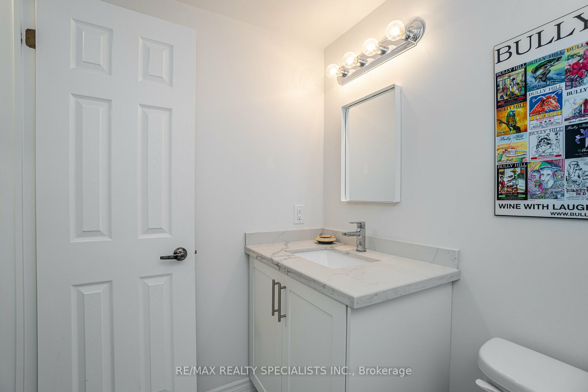 215 Broadway St, #208