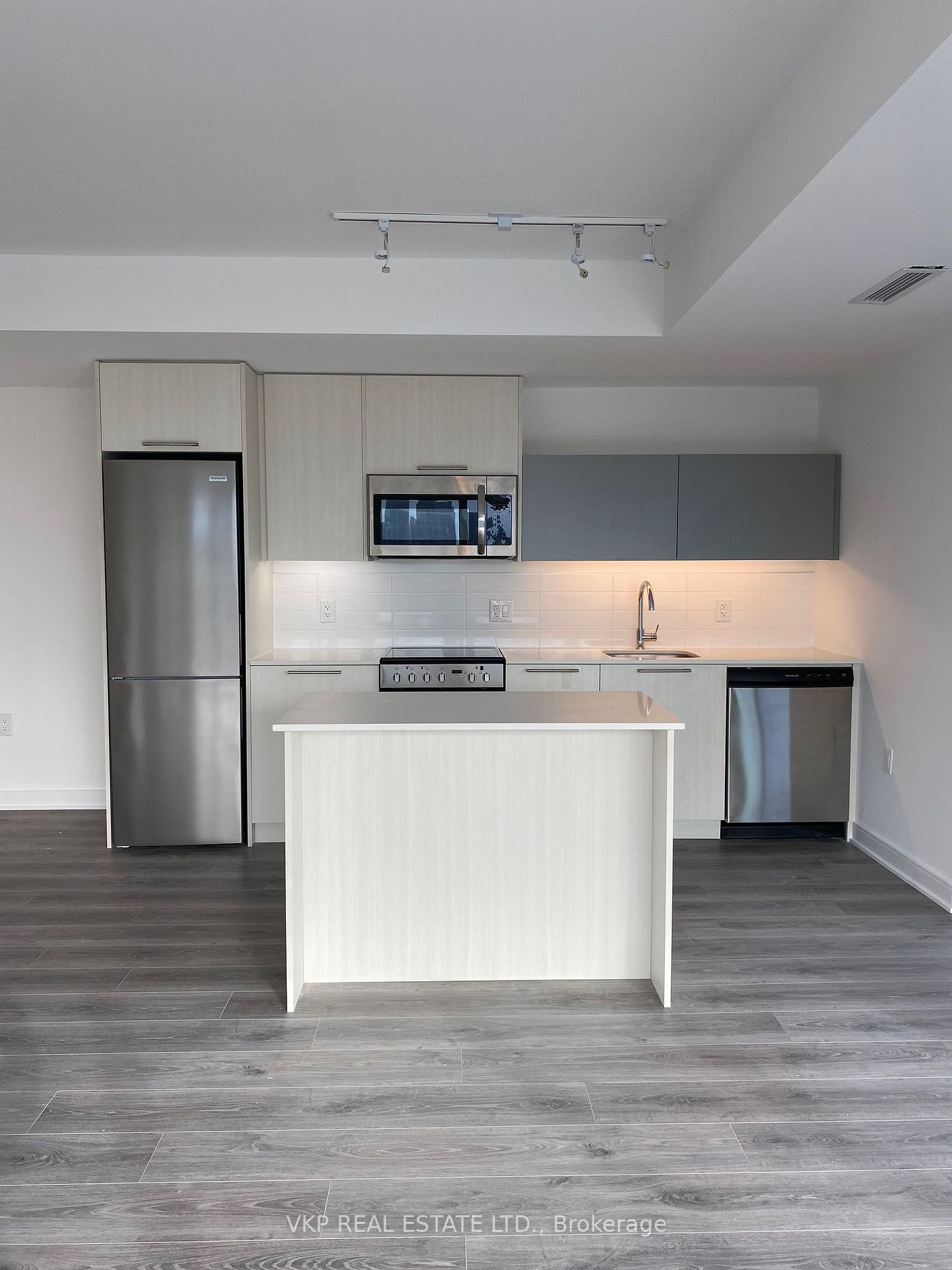 25 Neighbourhood Lane, #1003