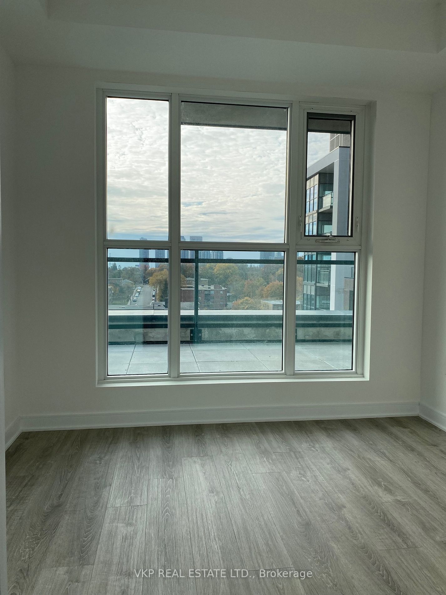 25 Neighbourhood Lane, #811