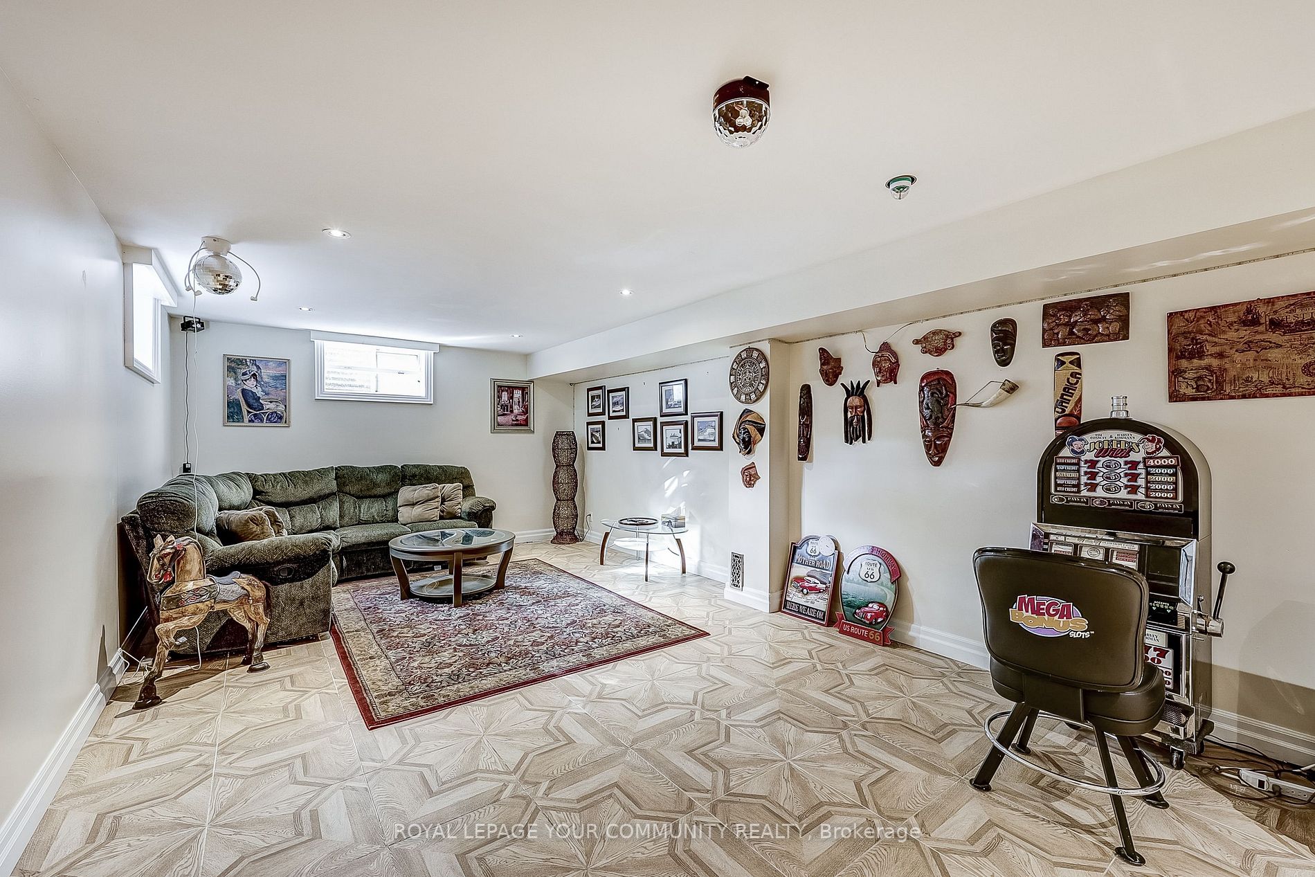 5 Oak Ridge Dr