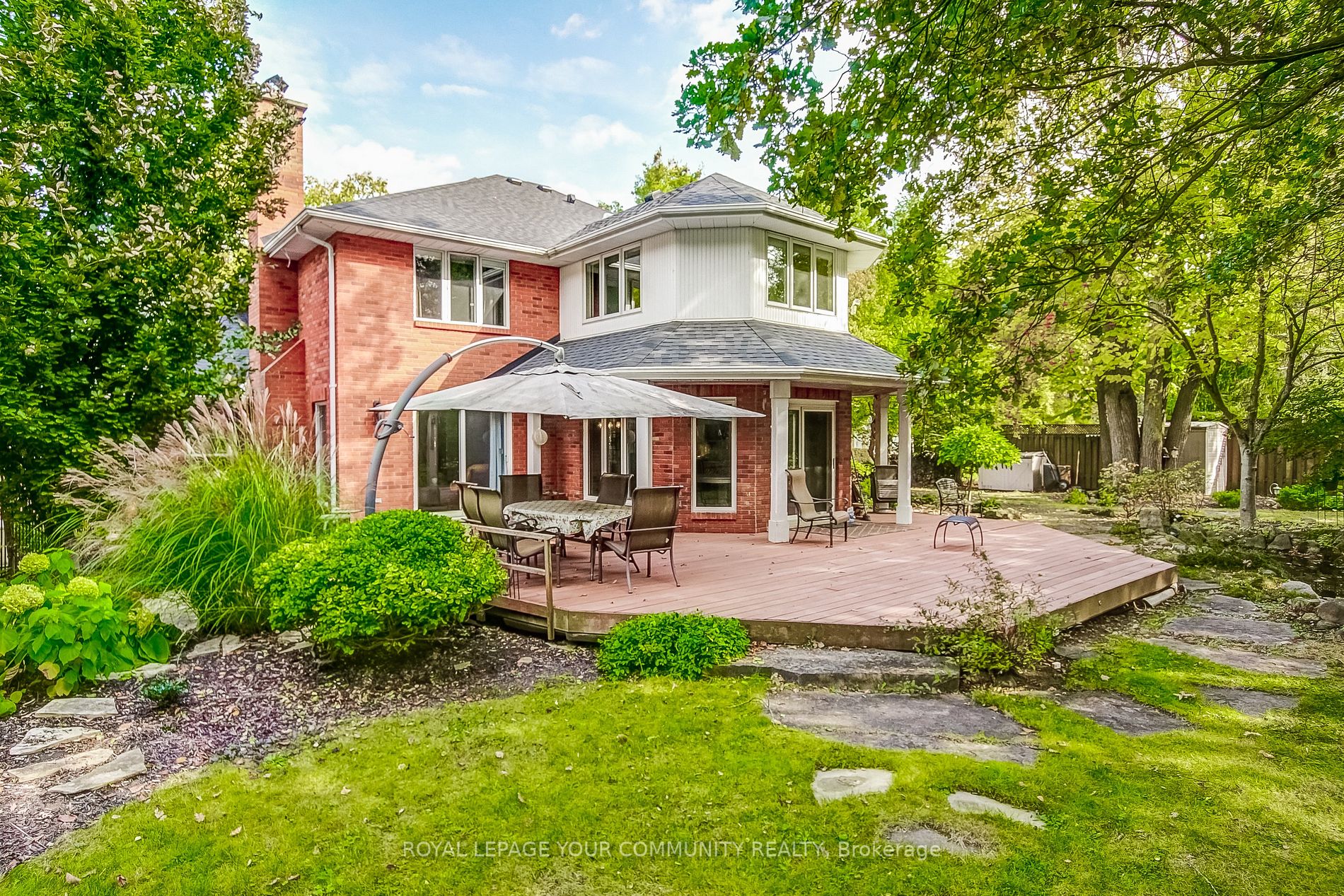 5 Oak Ridge Dr