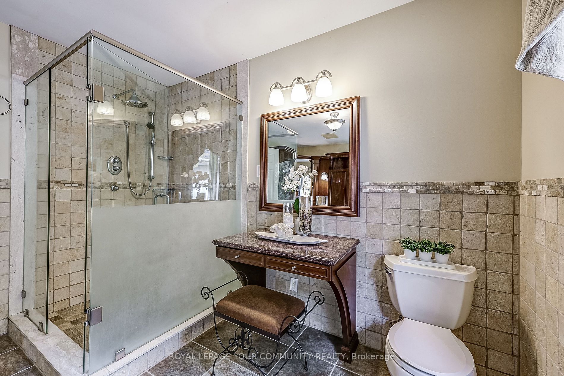 5 Oak Ridge Dr