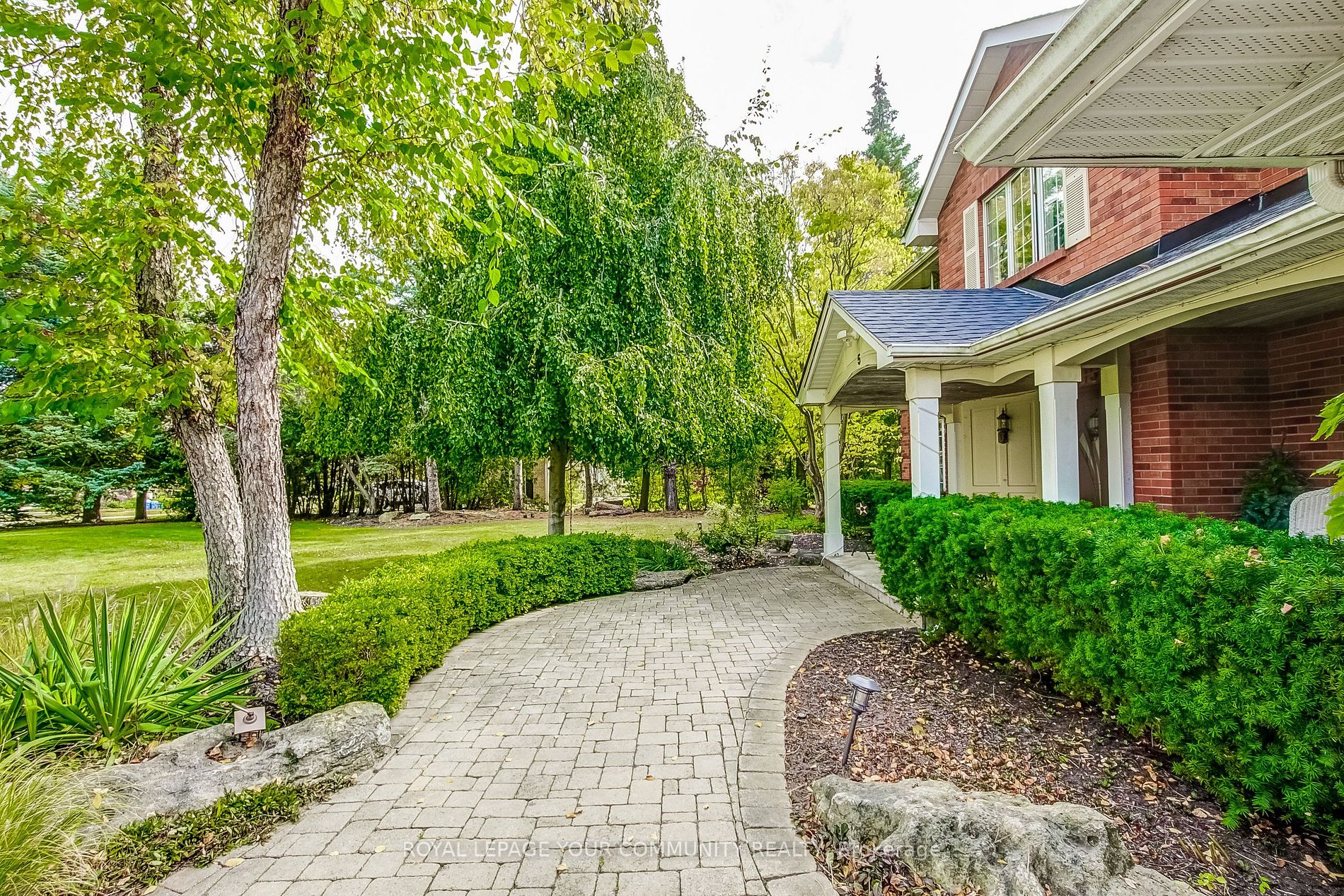 5 Oak Ridge Dr
