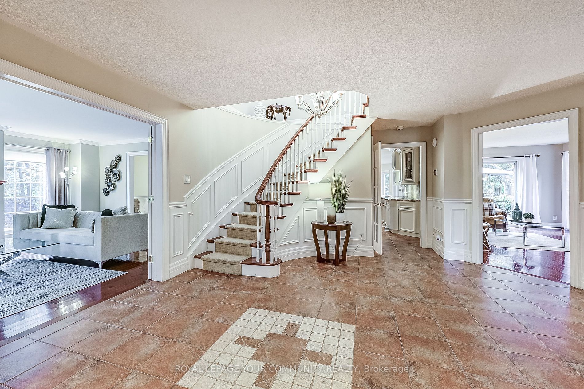 5 Oak Ridge Dr