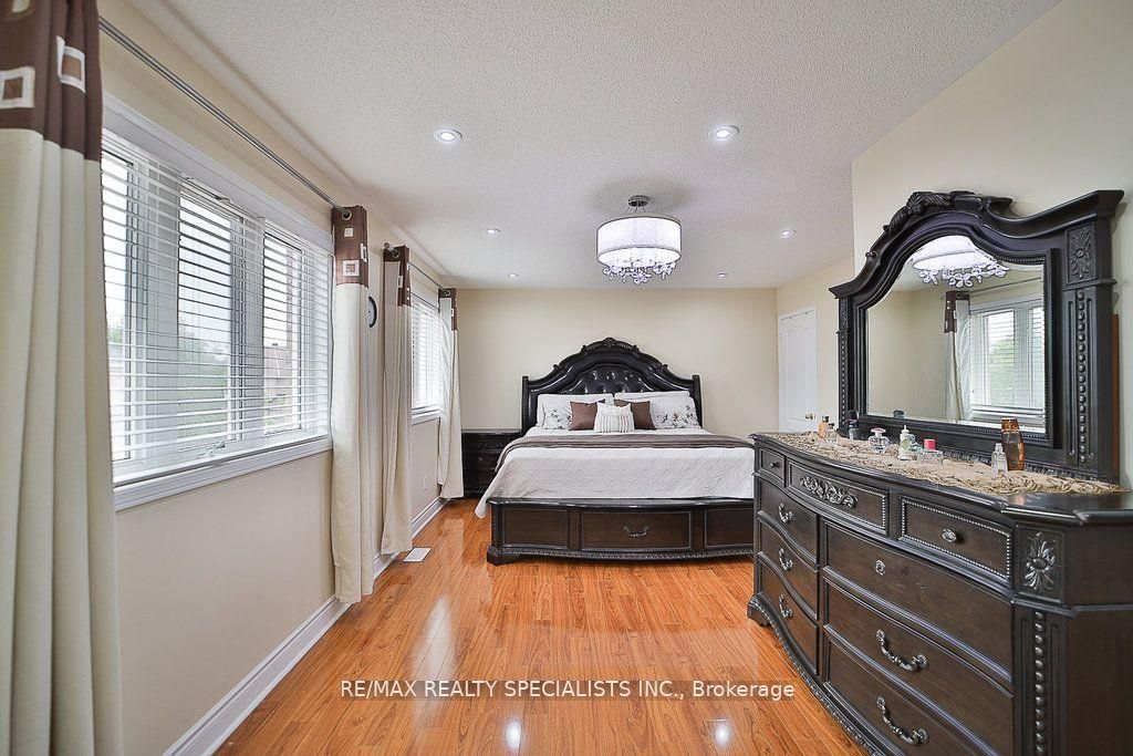 13 Florette Pl