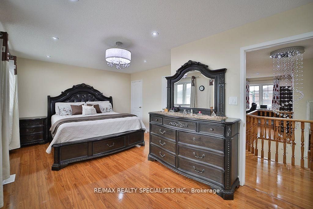 13 Florette Pl