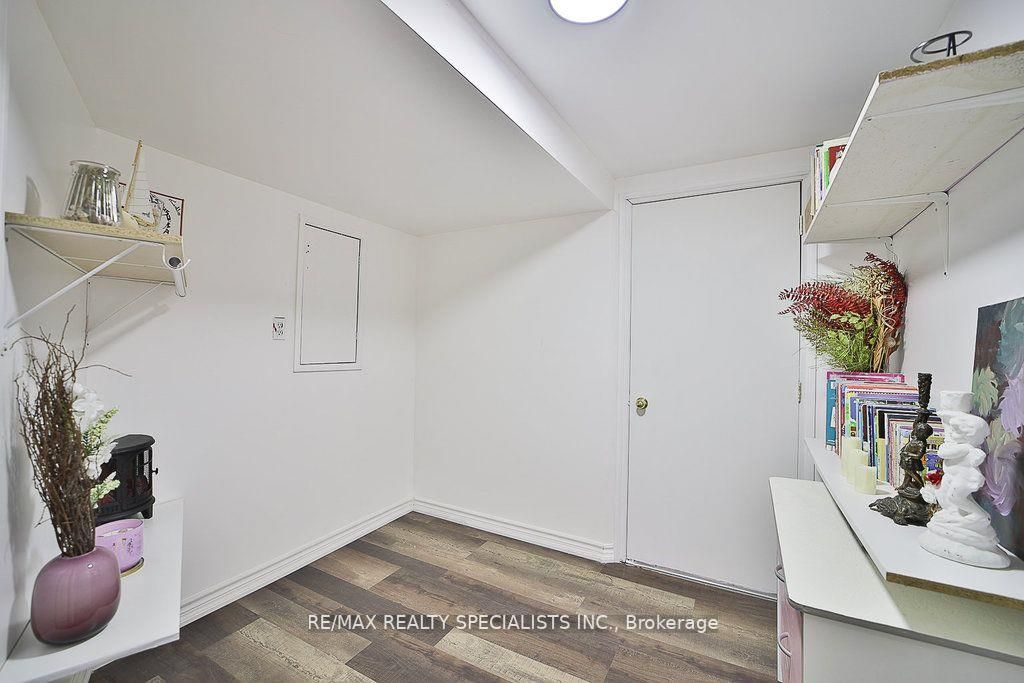 13 Florette Pl