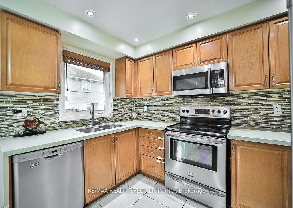 13 Florette Pl