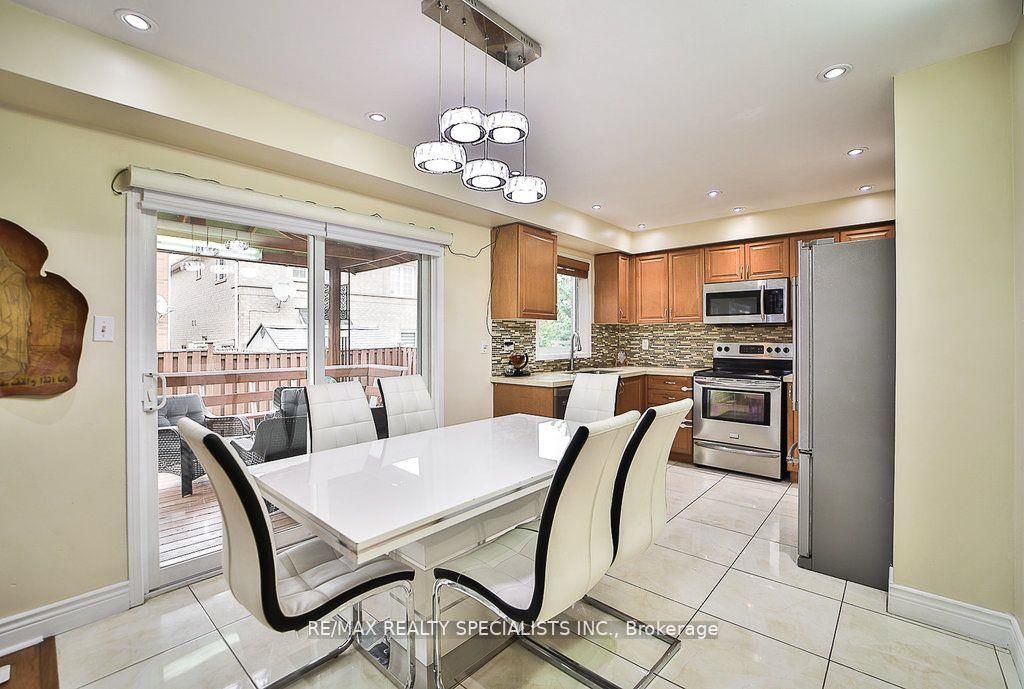 13 Florette Pl