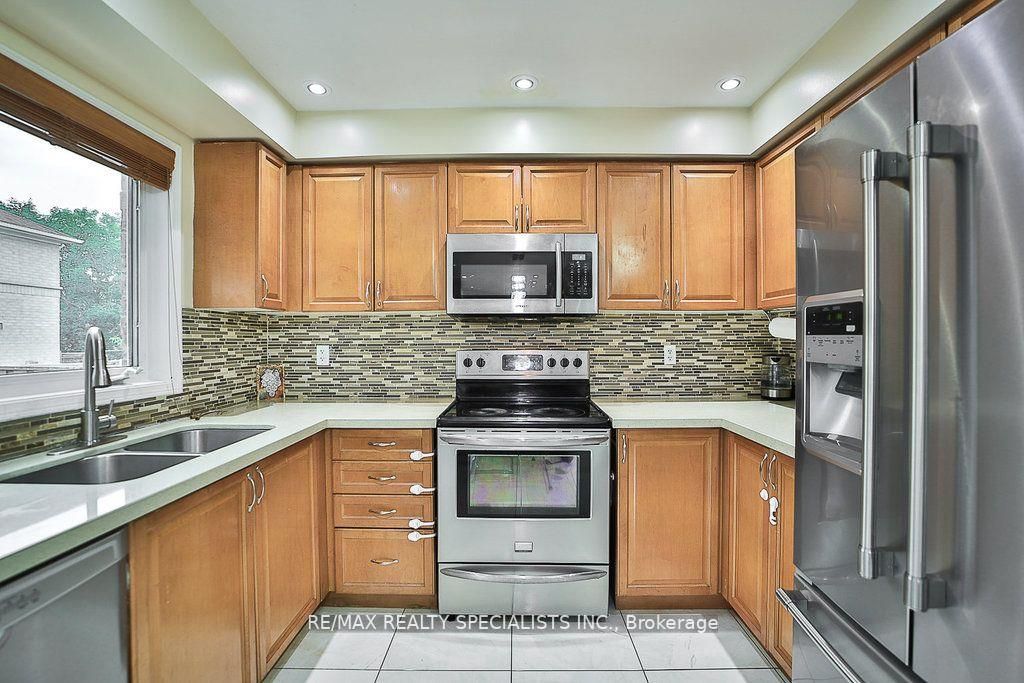 13 Florette Pl