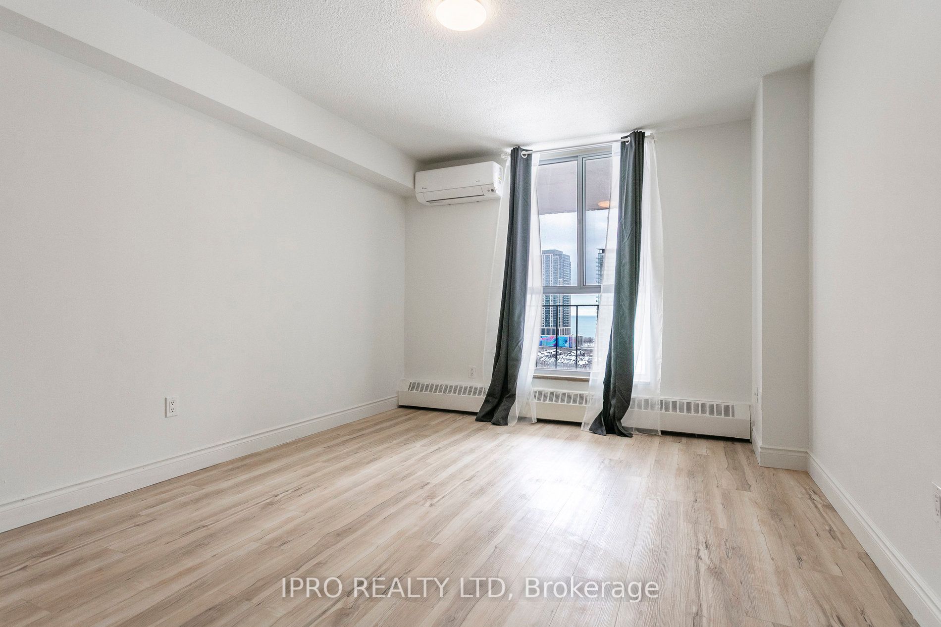60 Southport St, #818