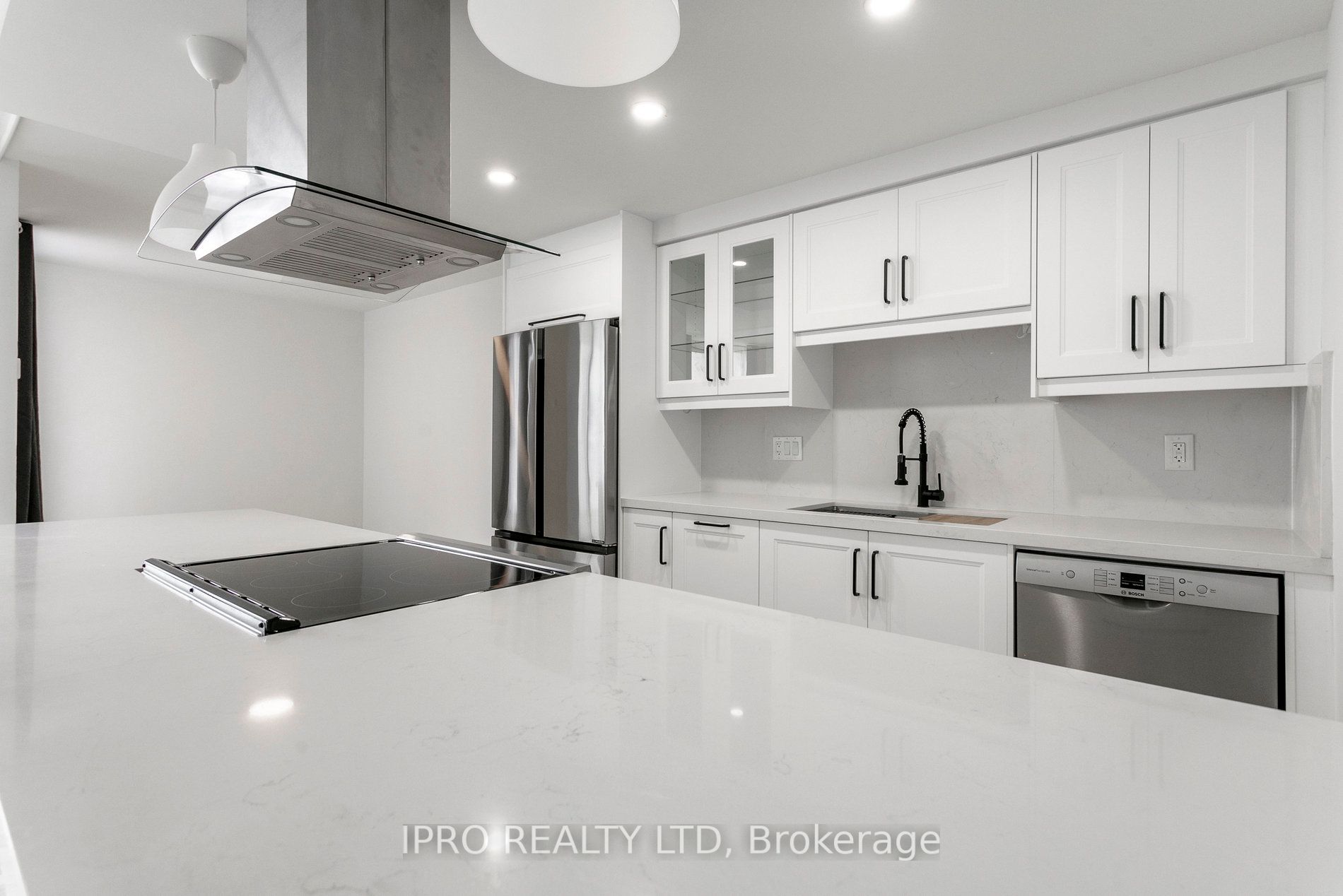 60 Southport St, #818