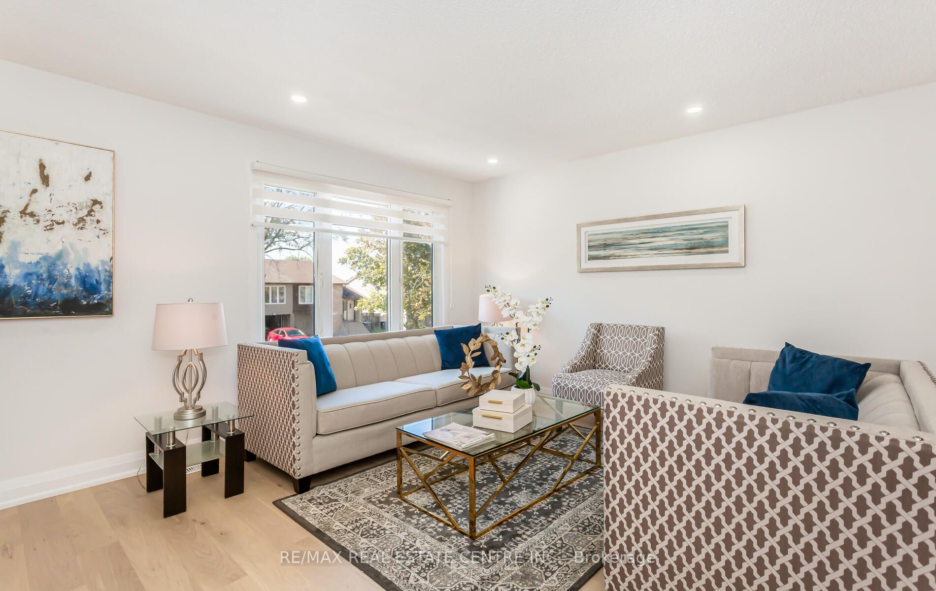 6069 Starfield Cres