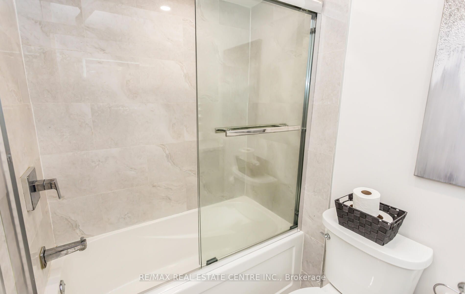 6069 Starfield Cres