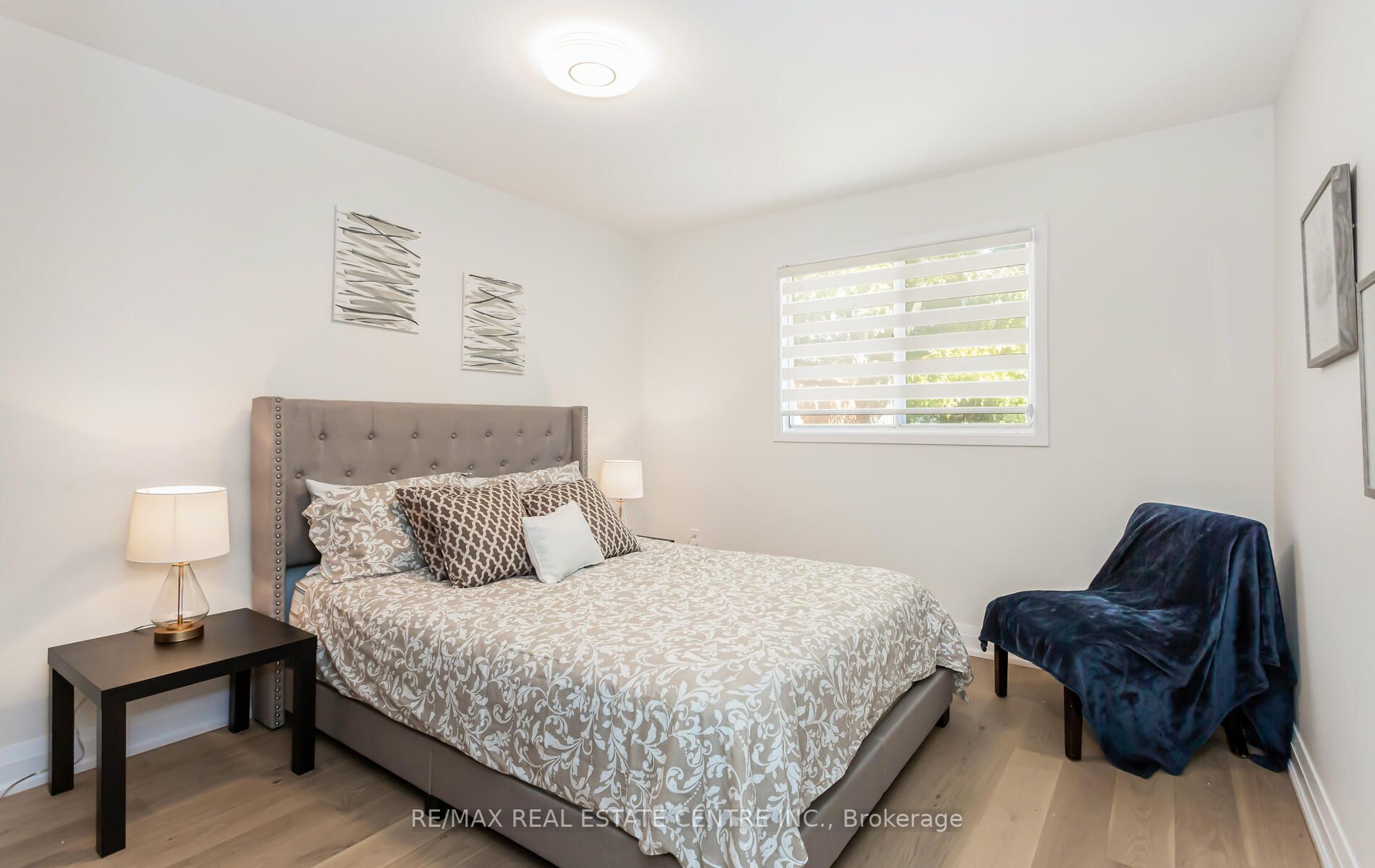 6069 Starfield Cres