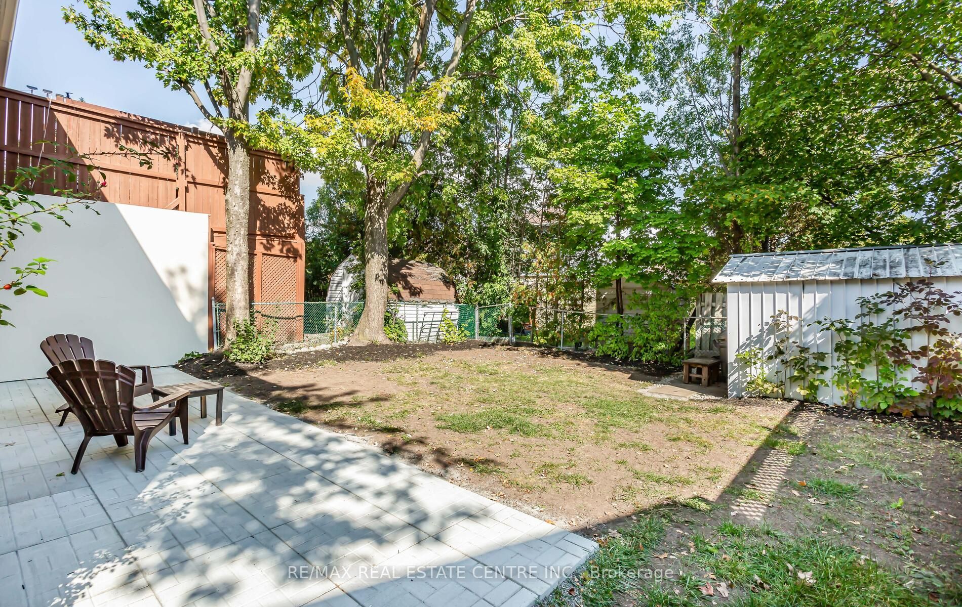 6069 Starfield Cres