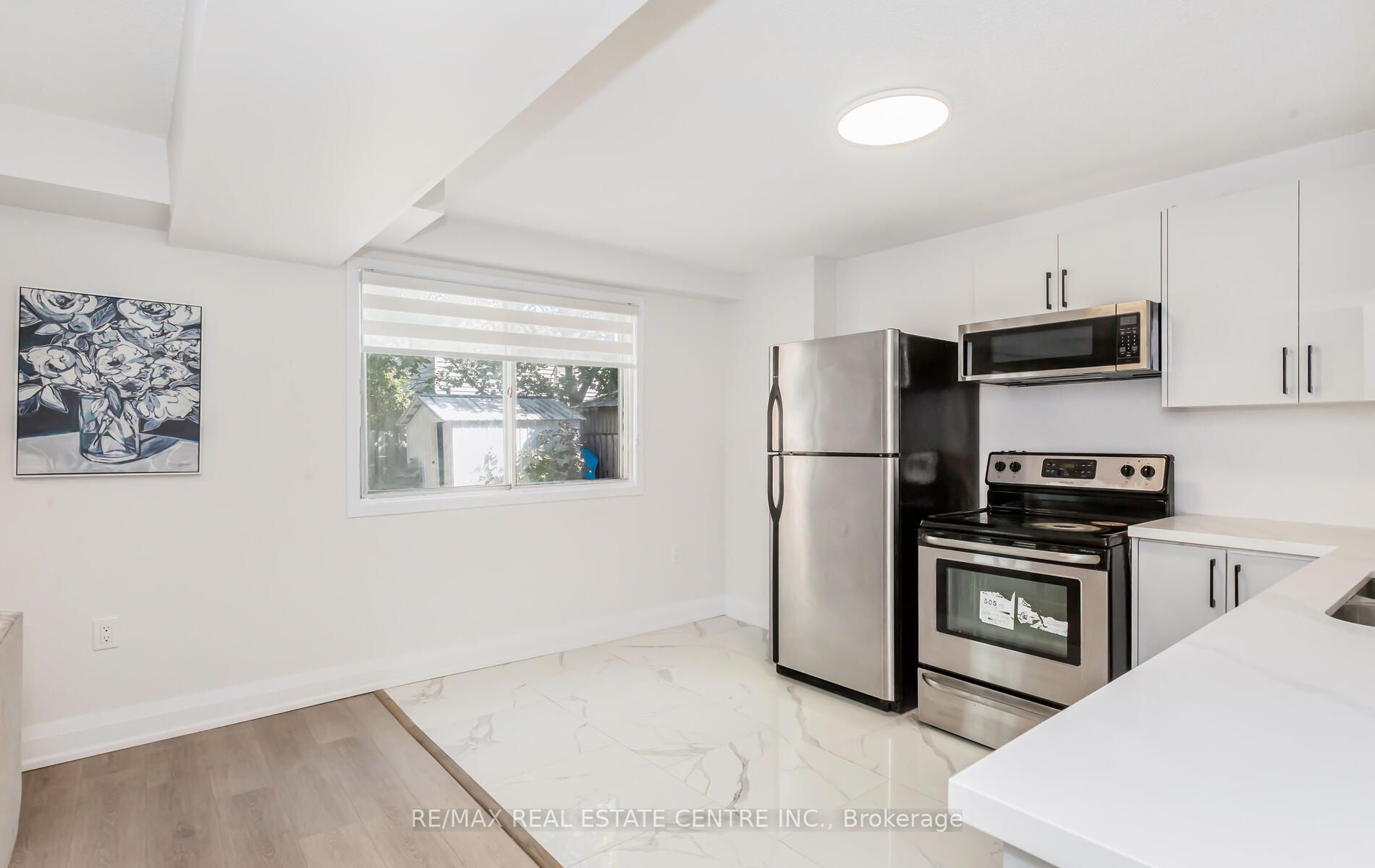 6069 Starfield Cres