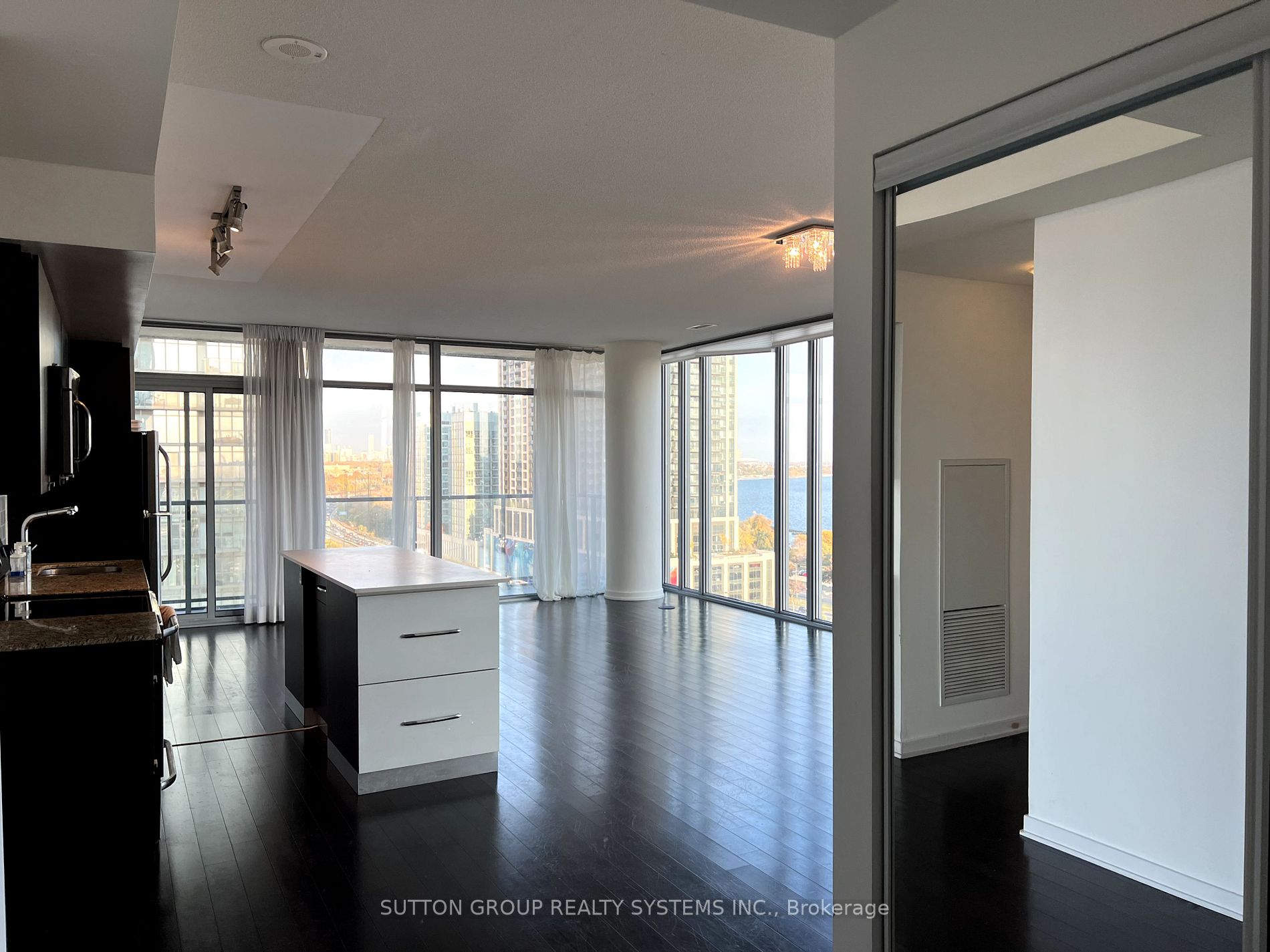 105 The Queensway, #1402