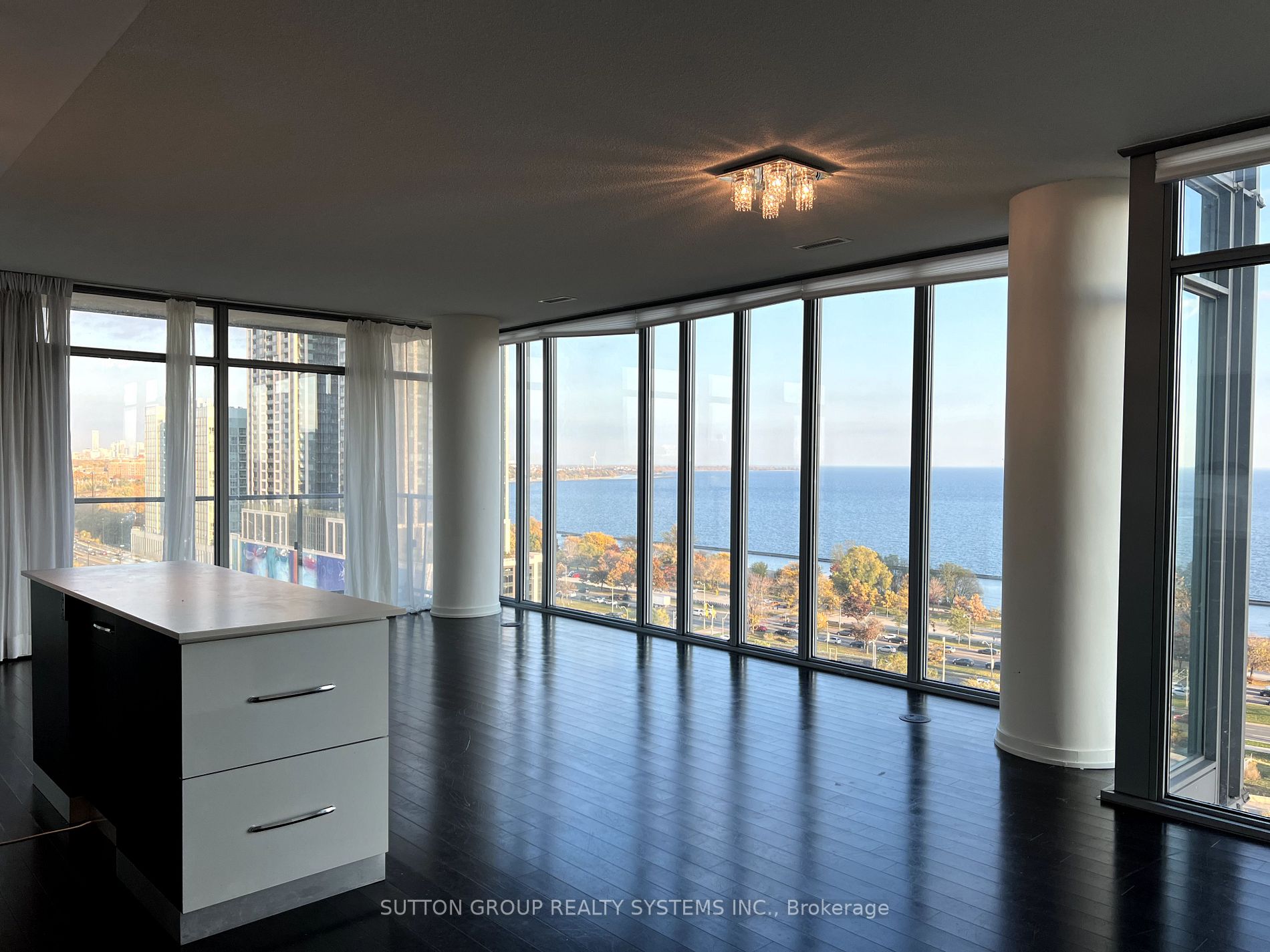 105 The Queensway, #1402