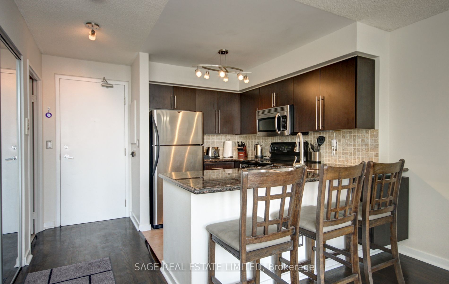 250 Manitoba St, #736