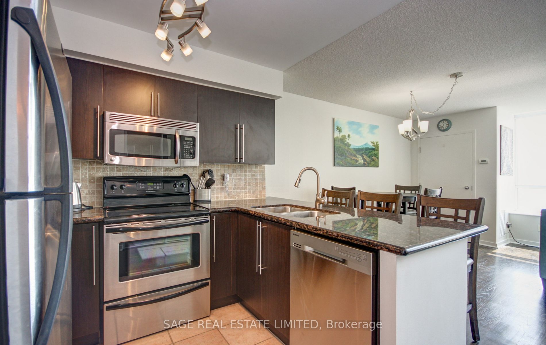 250 Manitoba St, #736