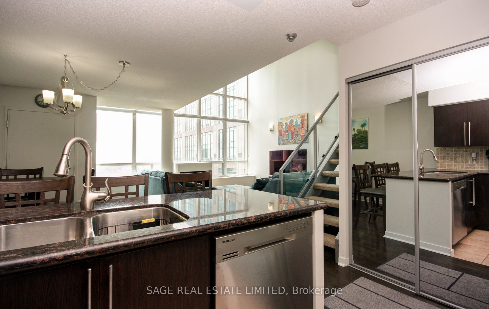 250 Manitoba St, #736