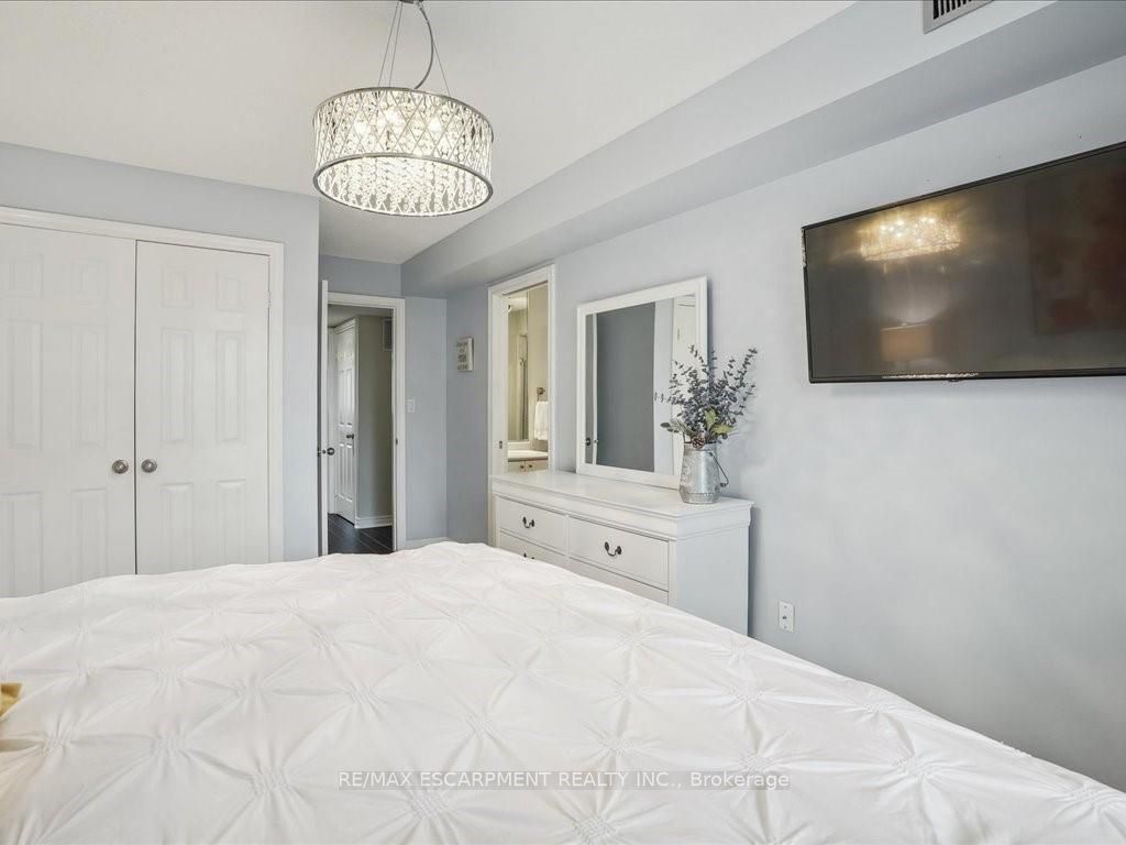 4045 Upper Middle Road #35