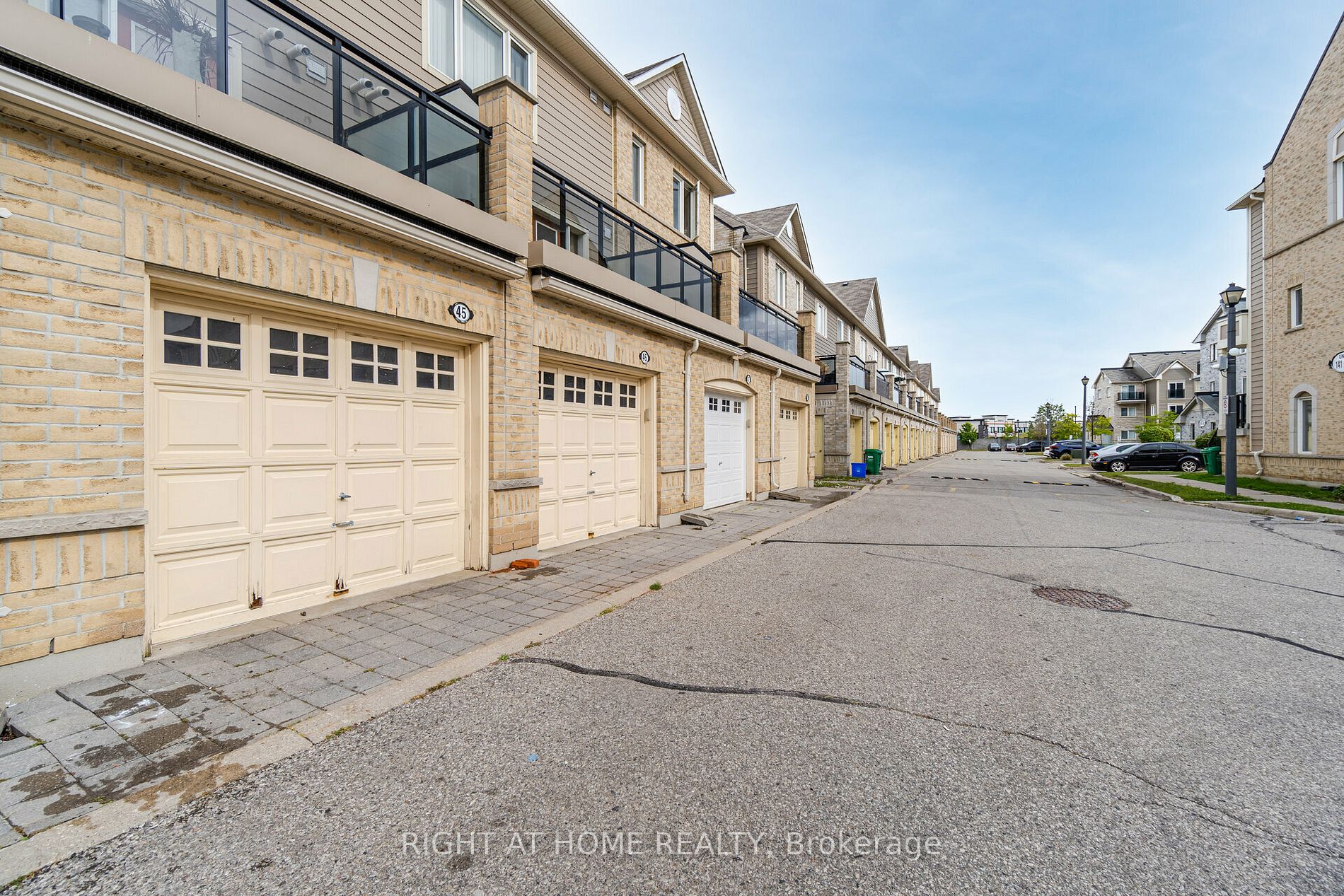 60 Fairwood Circ, #45