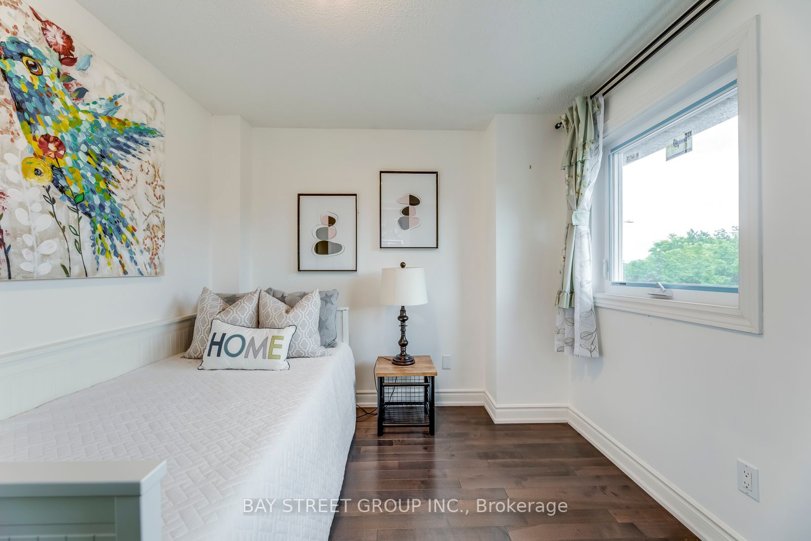 1469 Reeves Gate